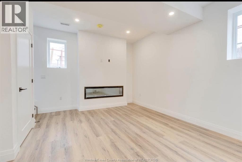 987 FORD BOULEVARD Unit# 3, Windsor — photo 2