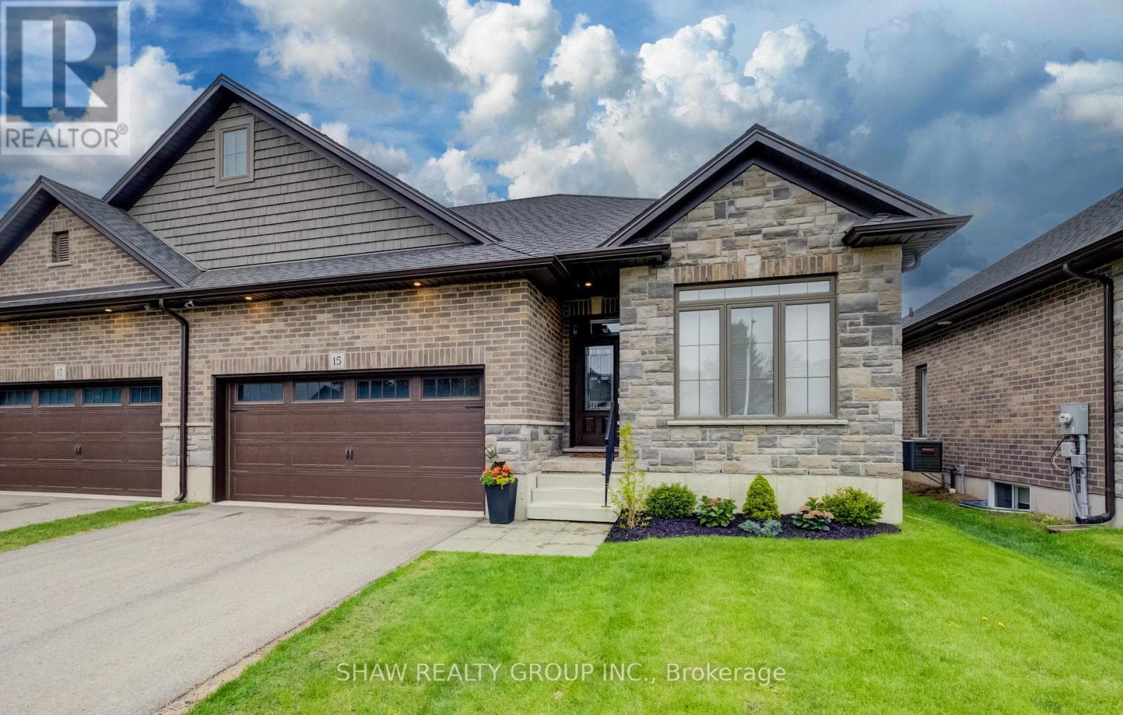 15 MATHESON CRESCENT, Toronto — photo 2