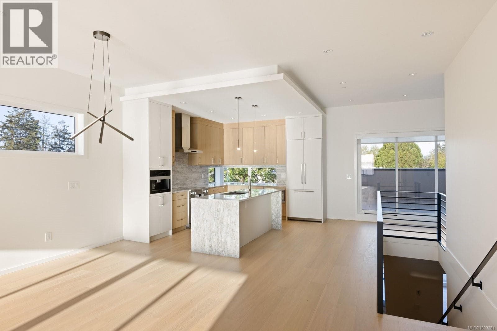 3 10393 Allbay Rd, Victoria — photo 3