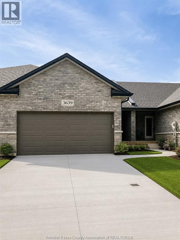 3639 HALLEE CRESCENT in Devonshire