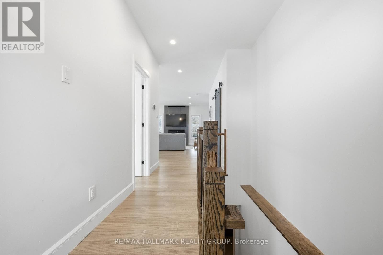 21 MAXIME COURT, Ottawa — photo 2