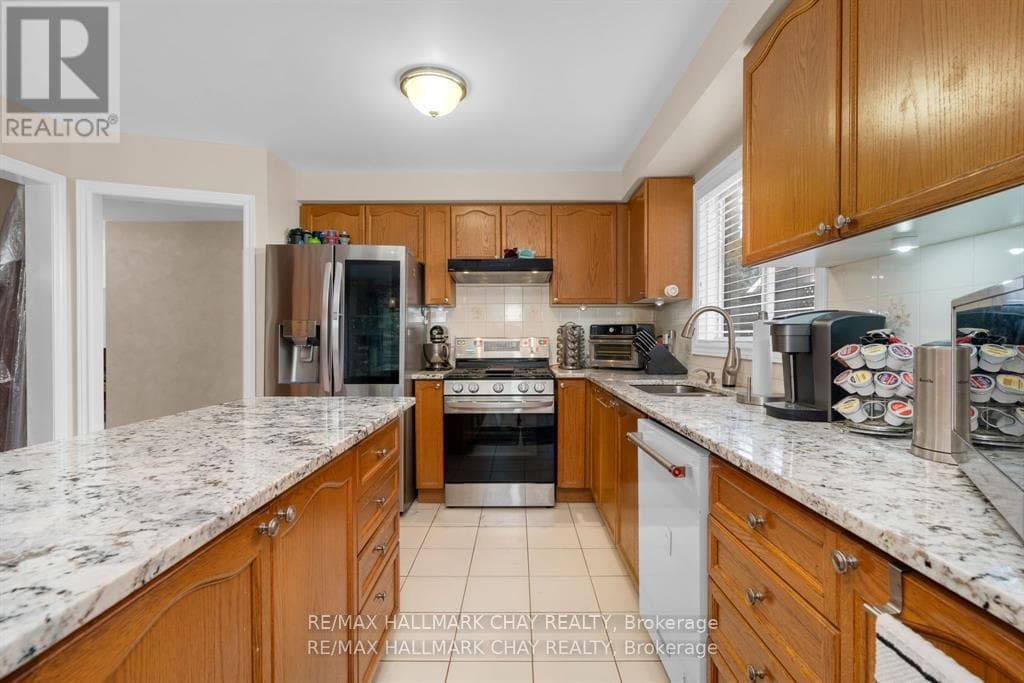 82 BISHOP DRIVE, Toronto — photo 4