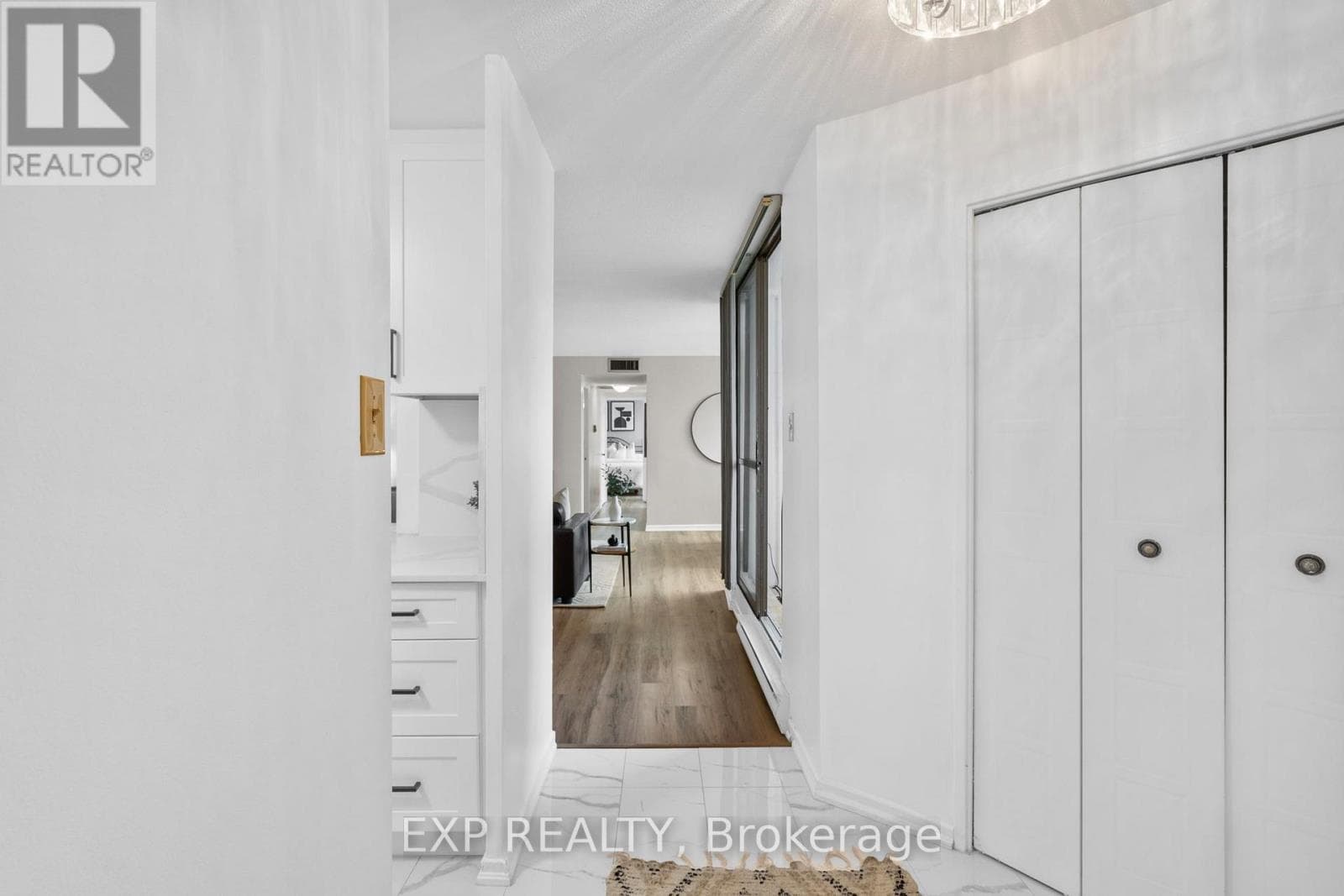 905 - 2323 CONFEDERATION PARKWAY, Toronto — photo 3
