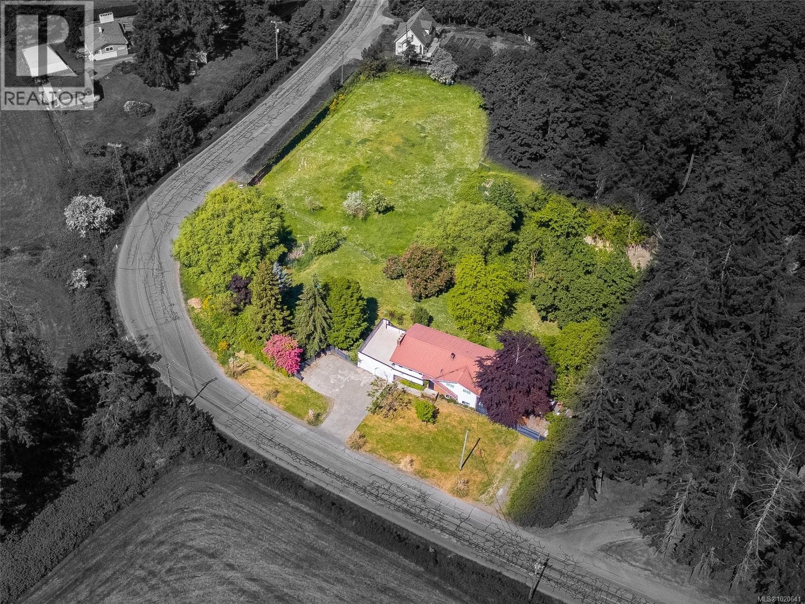 1435 Cherry Point Rd, Victoria — photo 3