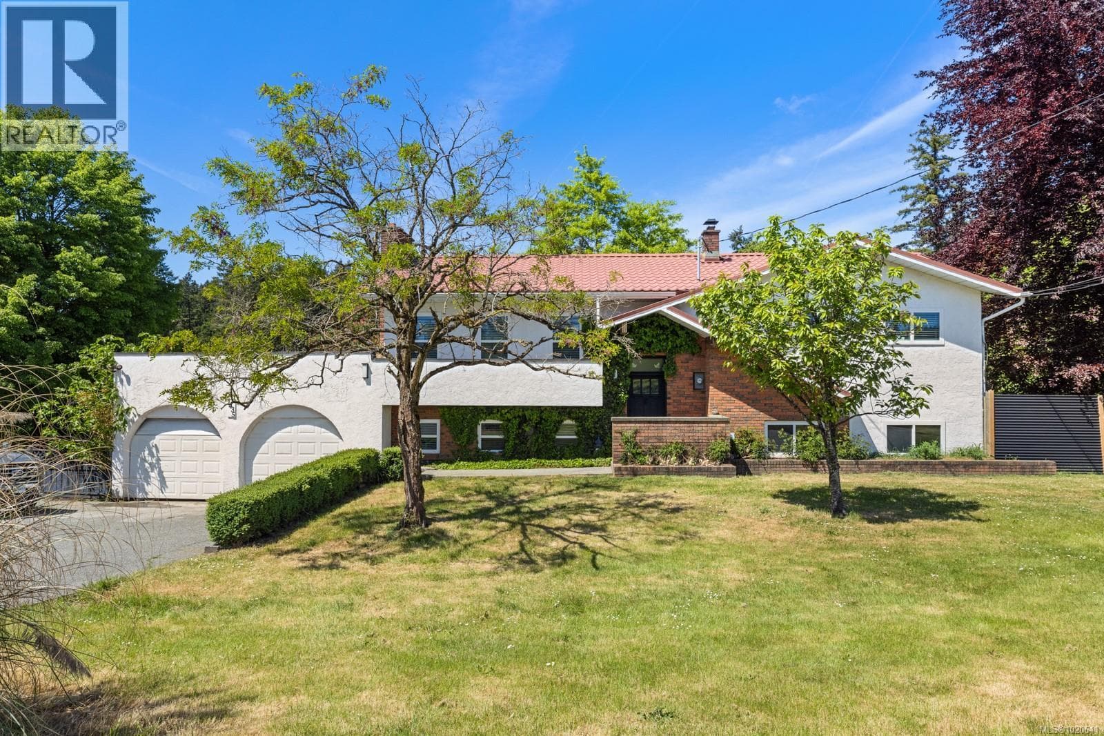 1435 Cherry Point Rd, Victoria — photo 4