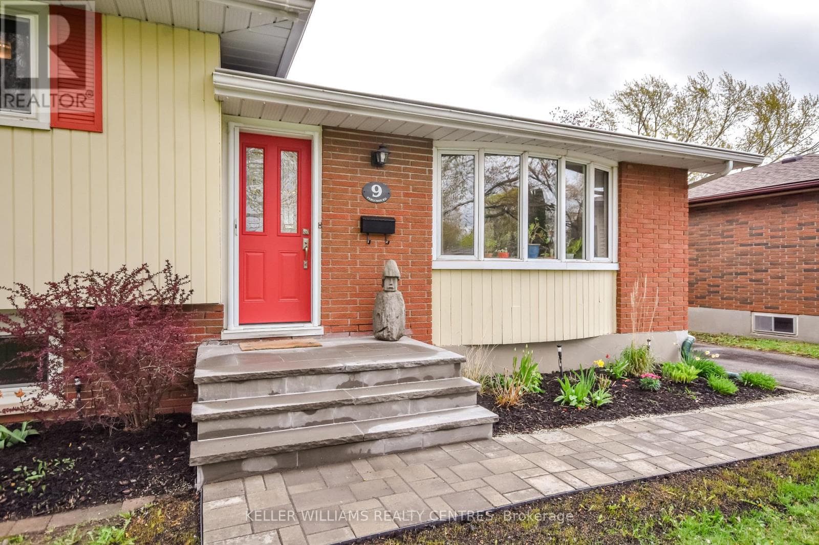9 FERGUSON ROAD, Toronto — photo 2