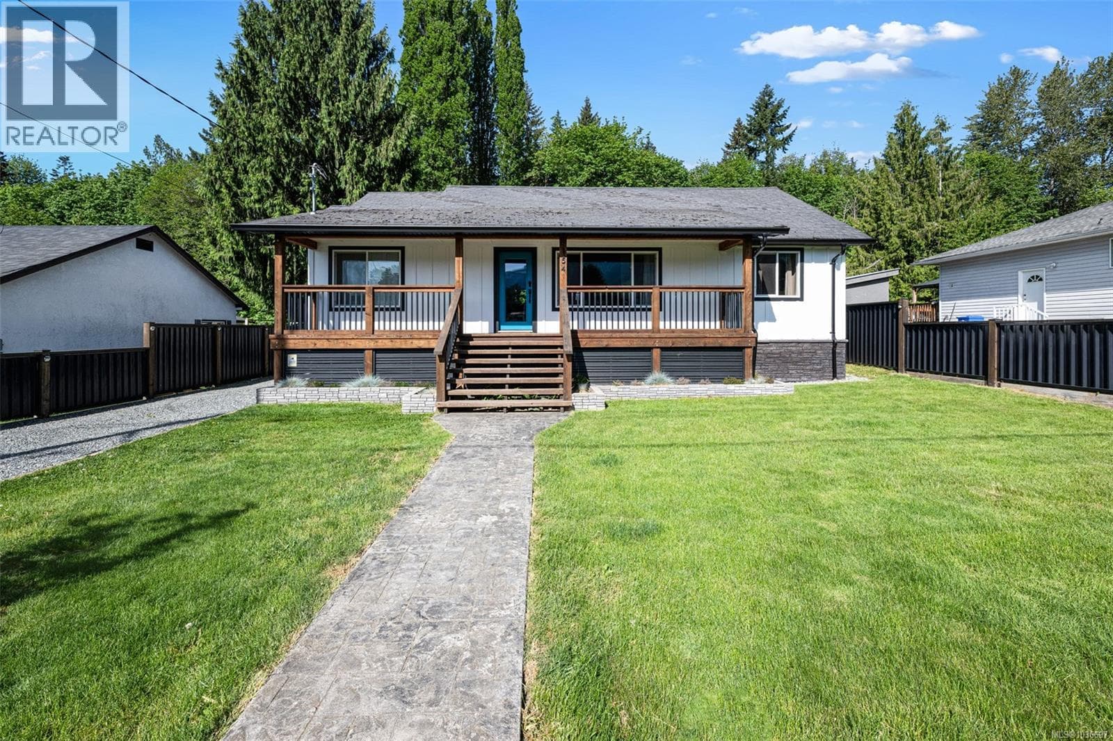 154 MacDonald Rd, Vancouver Island — photo 2