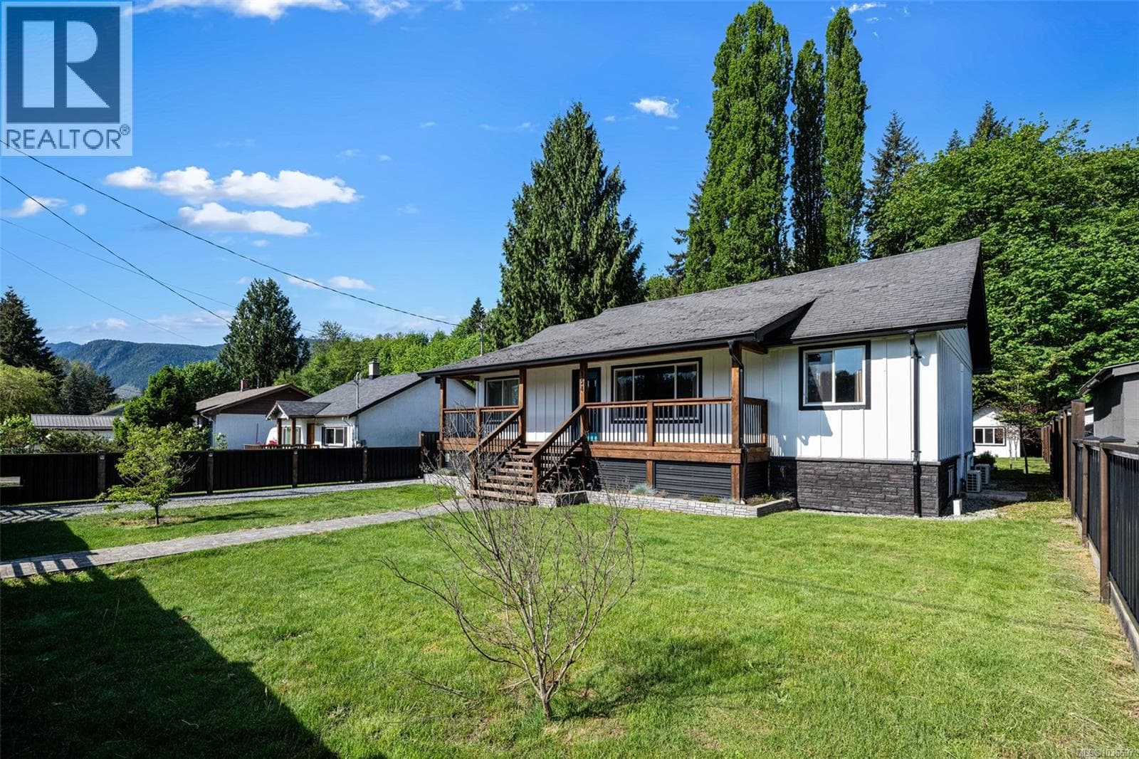 154 MacDonald Rd, Vancouver Island — photo 3