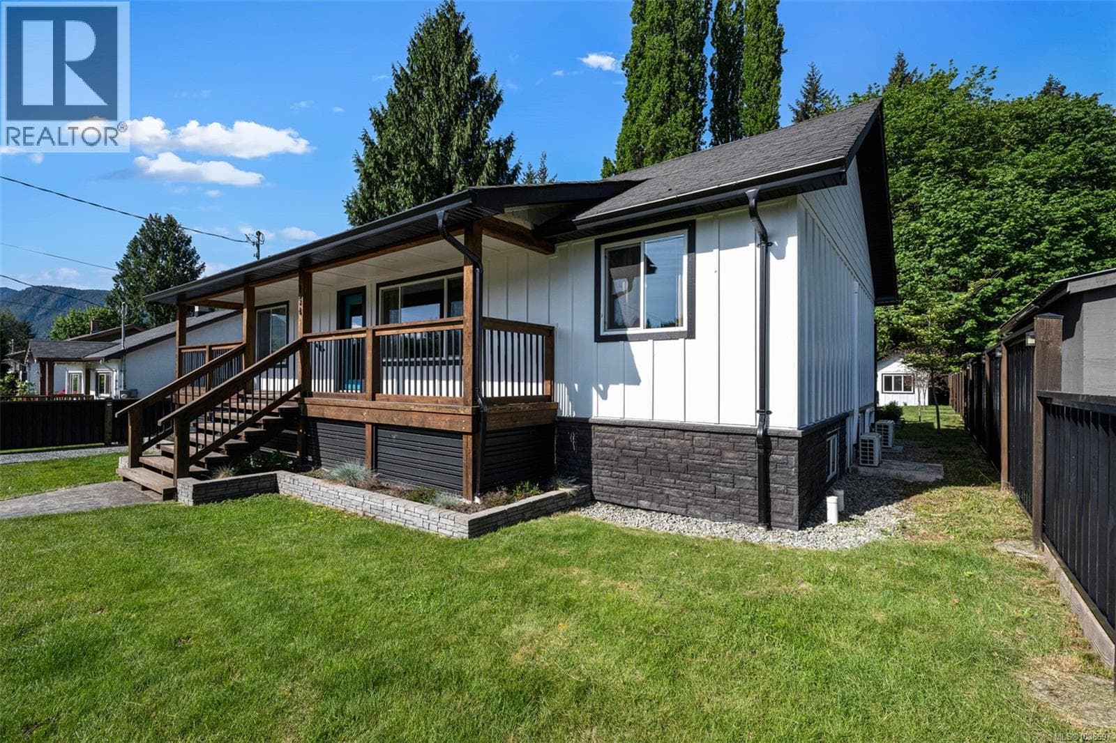 154 MacDonald Rd, Vancouver Island — photo 4