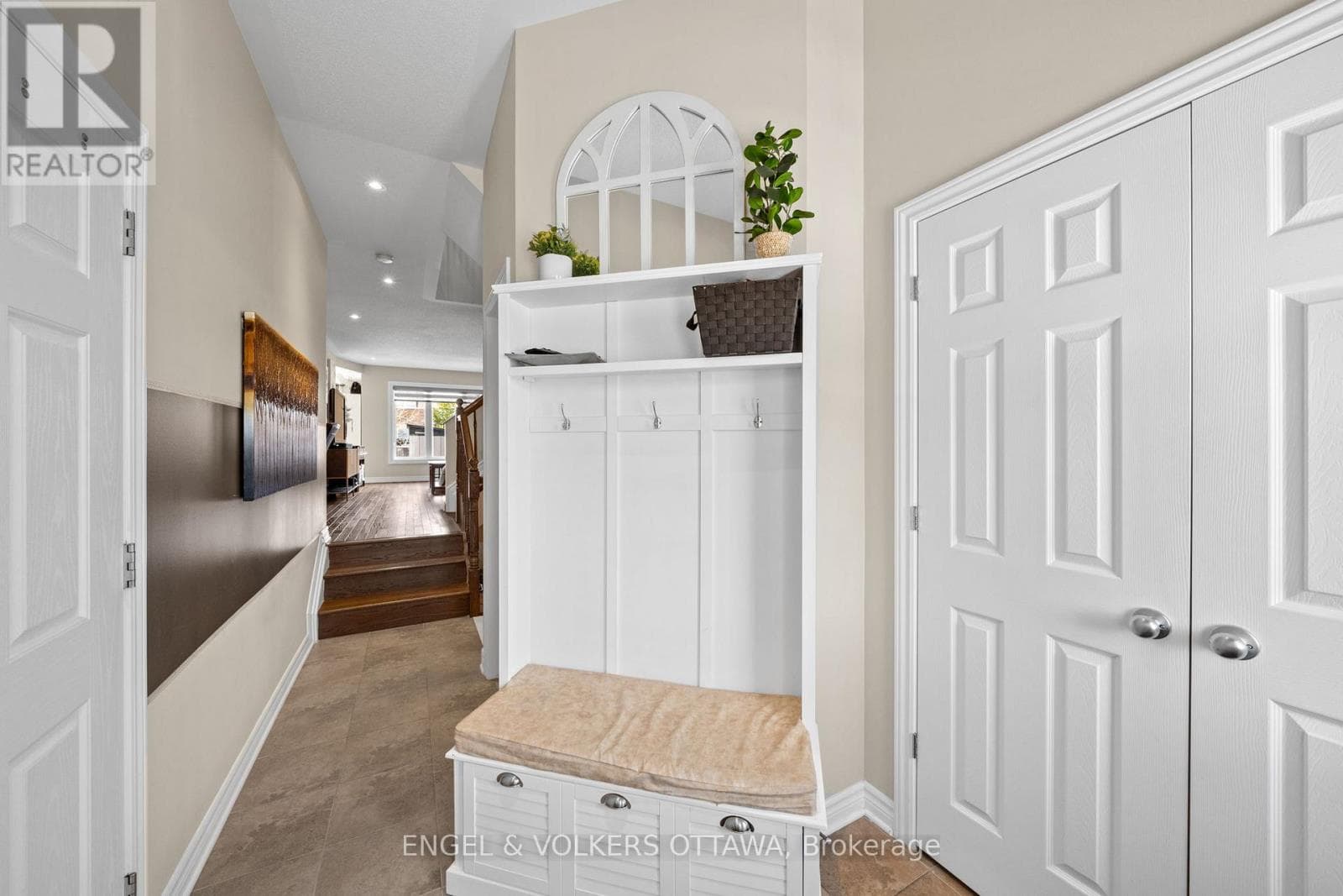 107 MANCINI WAY, Ottawa — photo 3