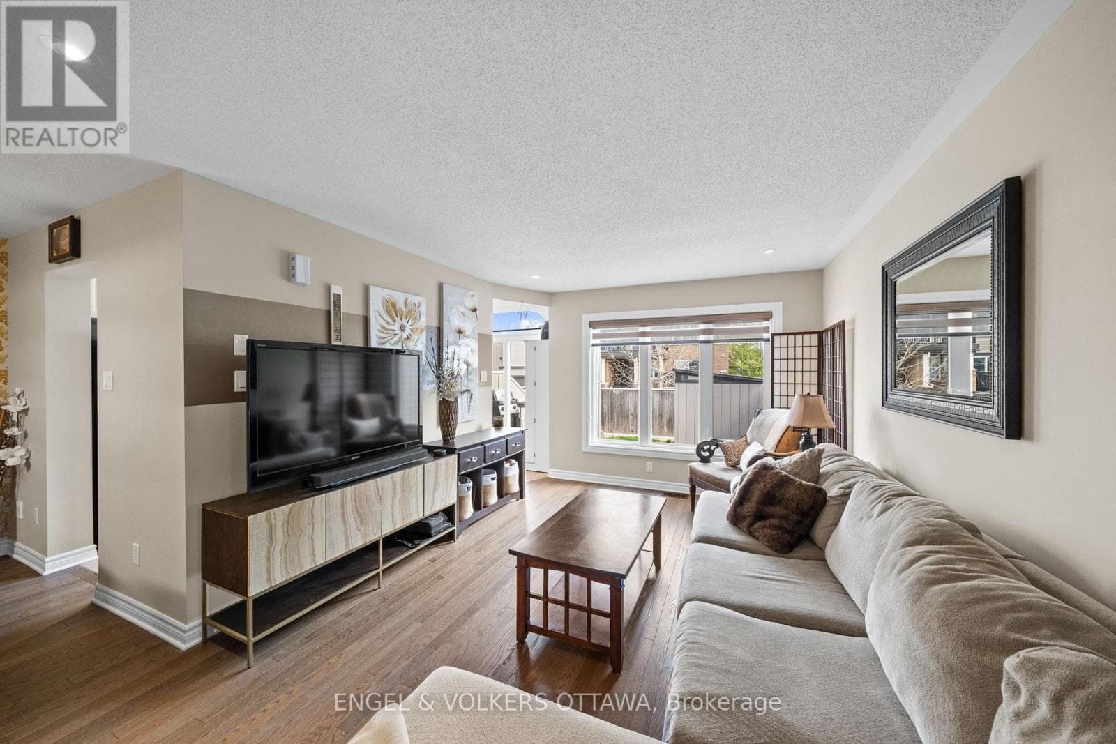 107 MANCINI WAY, Ottawa — photo 5
