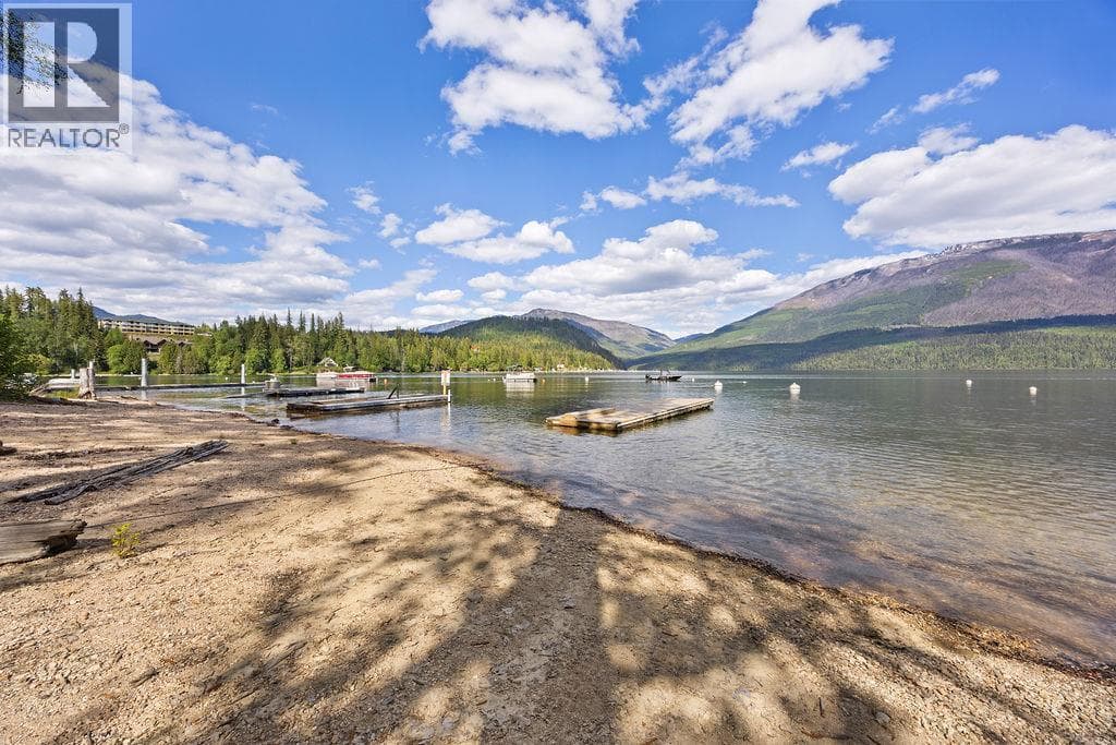 48 Mabel Lake Subdivision Road, Interior REALTORS® — photo 5
