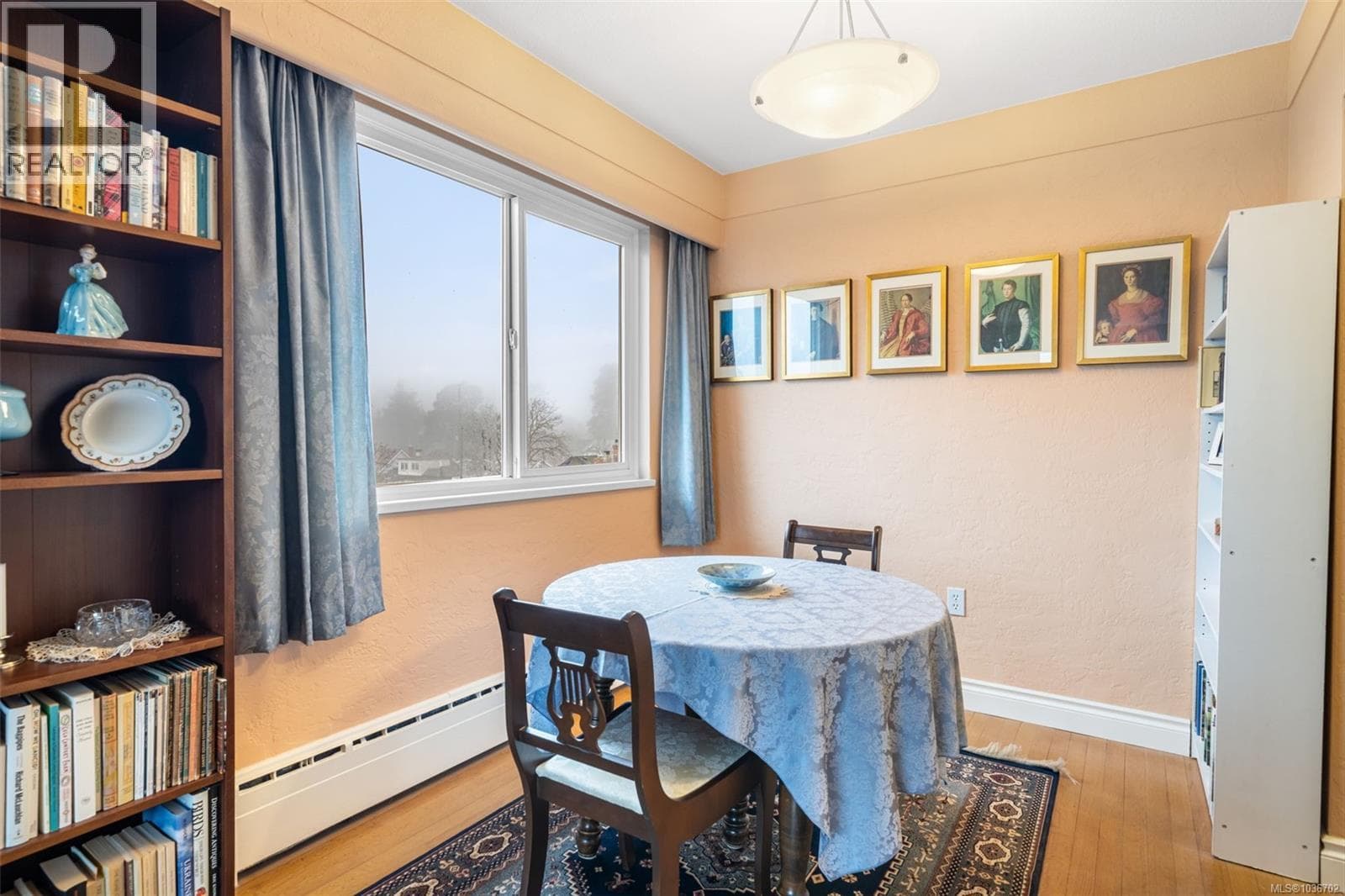 305 1270 Beach Dr, Victoria — photo 5