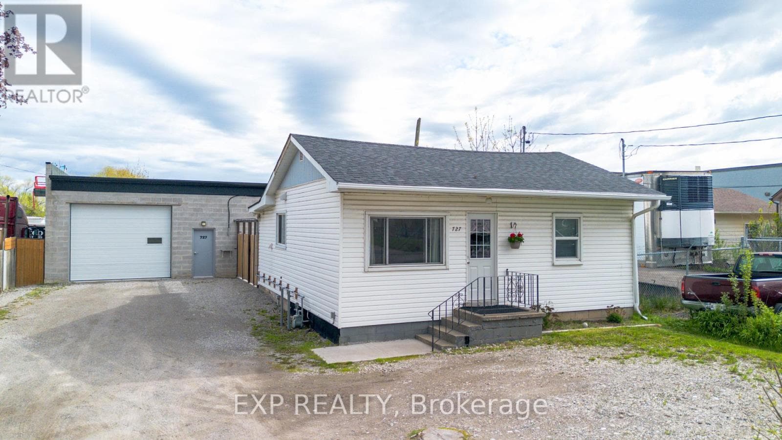 727 BARTON STREET, Toronto — photo 2