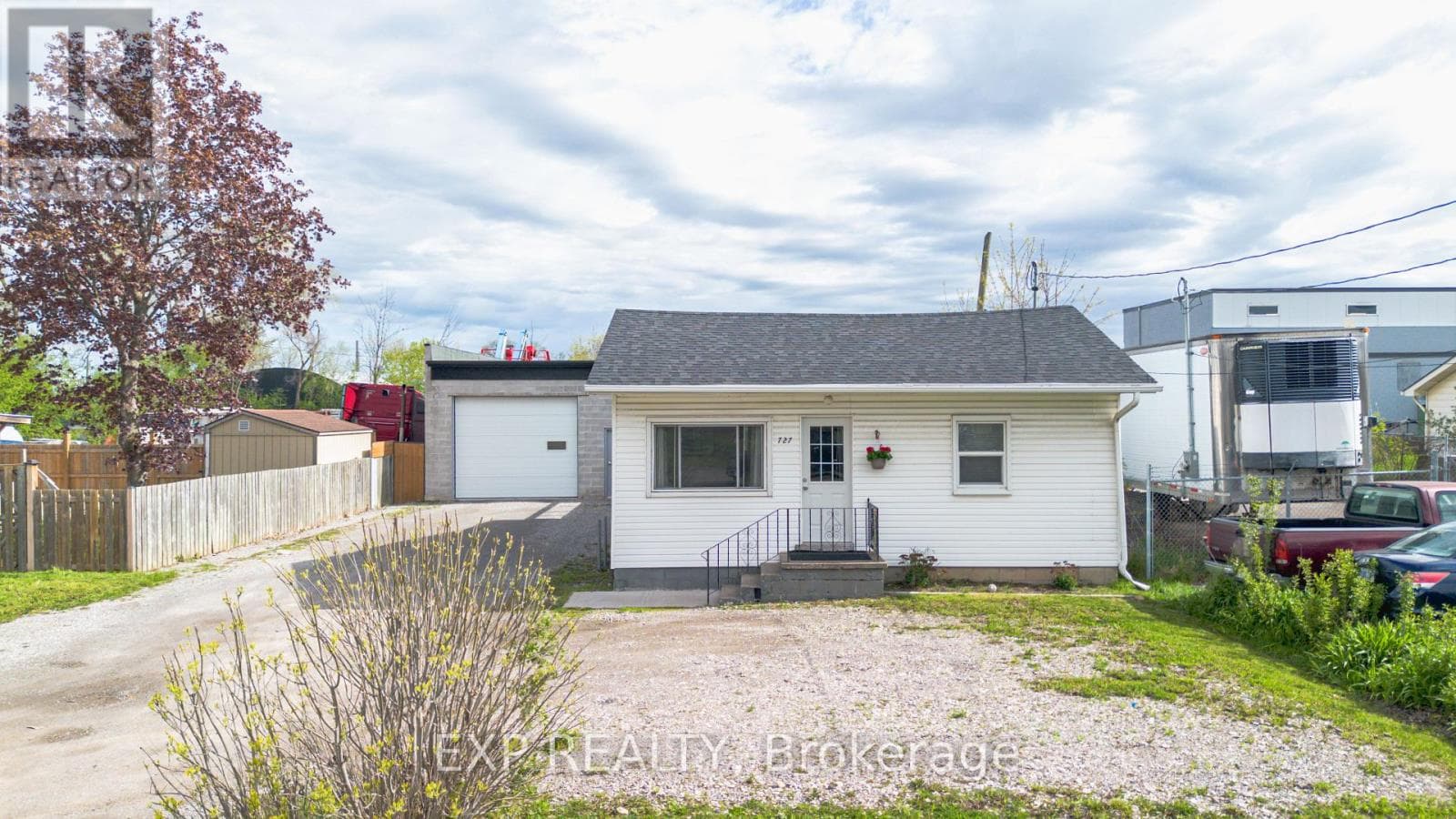 727 BARTON STREET, Toronto — photo 3