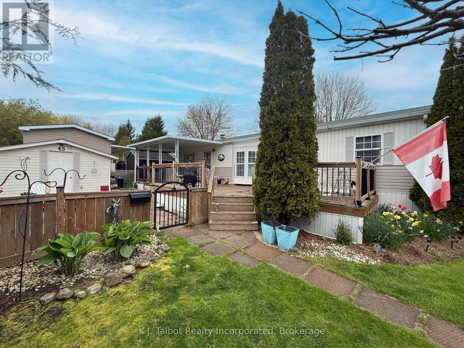 45 PORTSIDE DRIVE N - 77719 BLUEWATER HIGHWAY in 