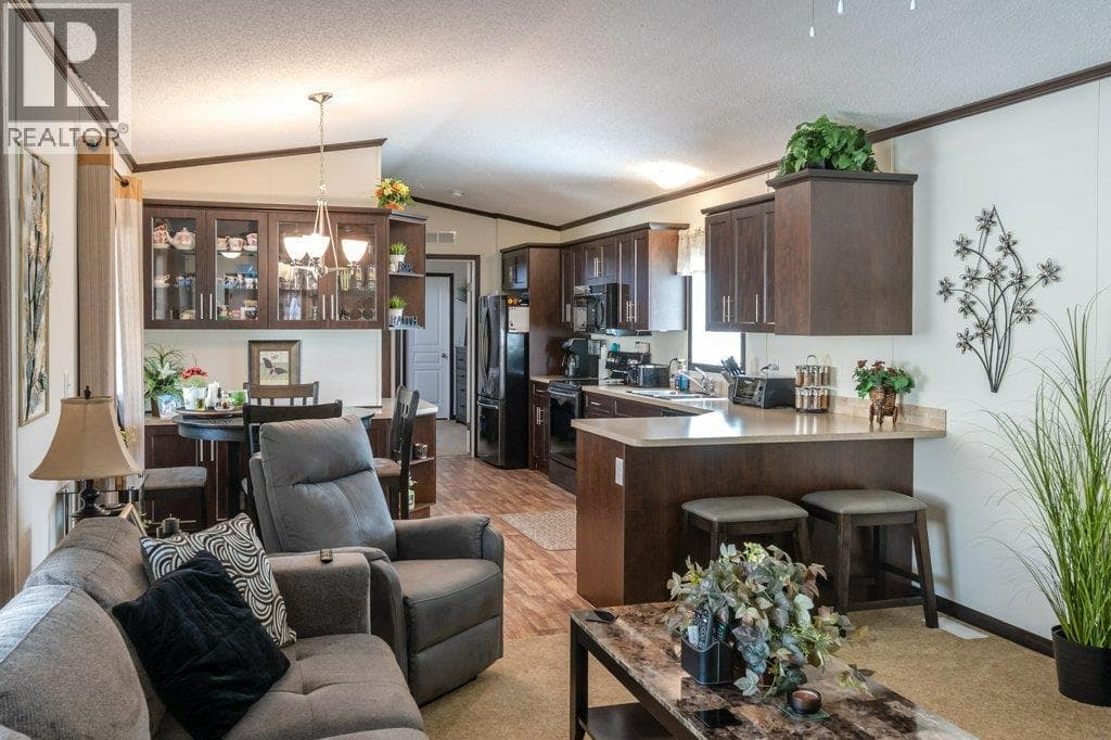 6633 PARK Drive Unit# 36, Interior REALTORS® — photo 4