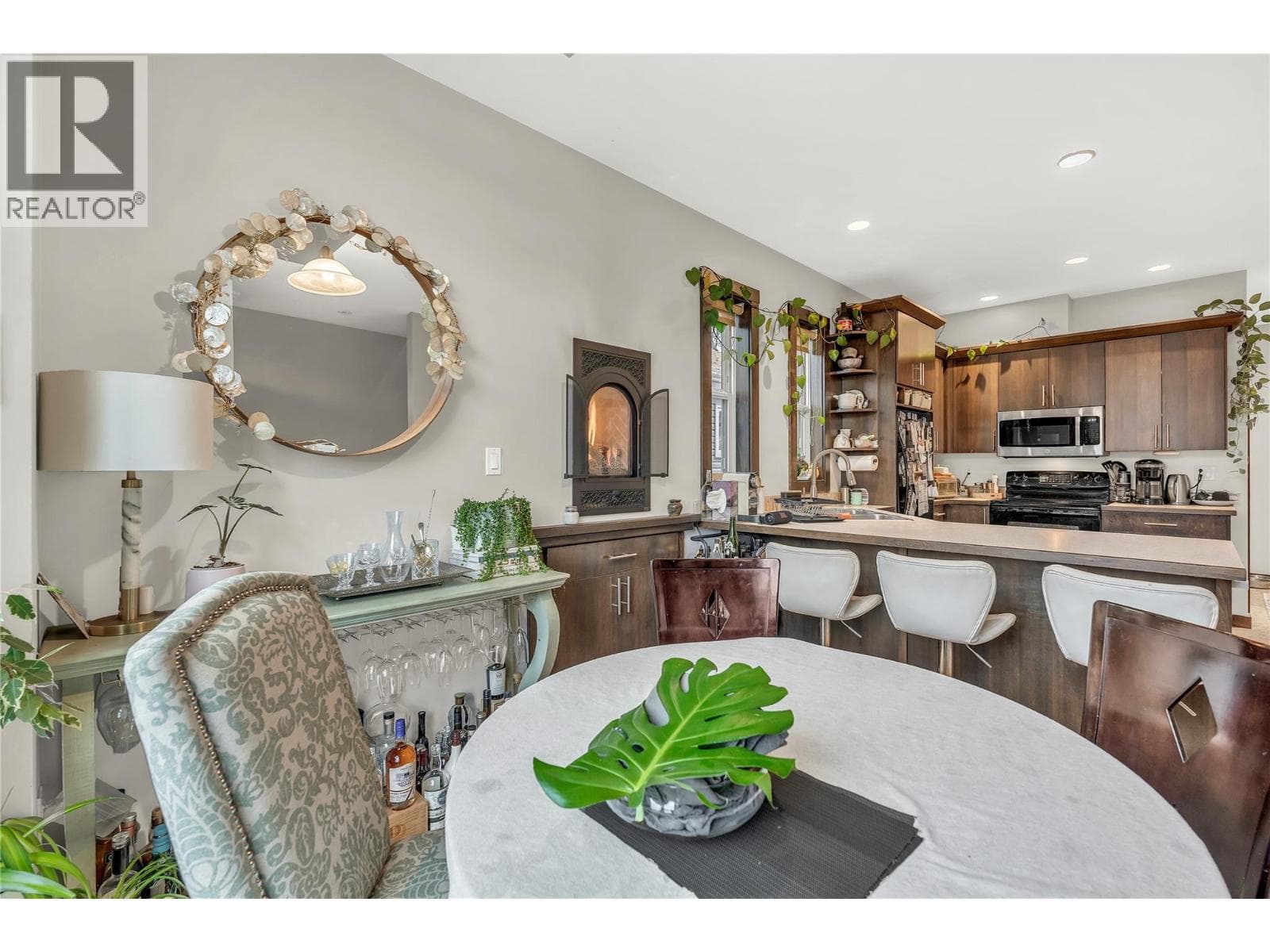653 Papineau Street Unit# 102, Interior REALTORS® — photo 4