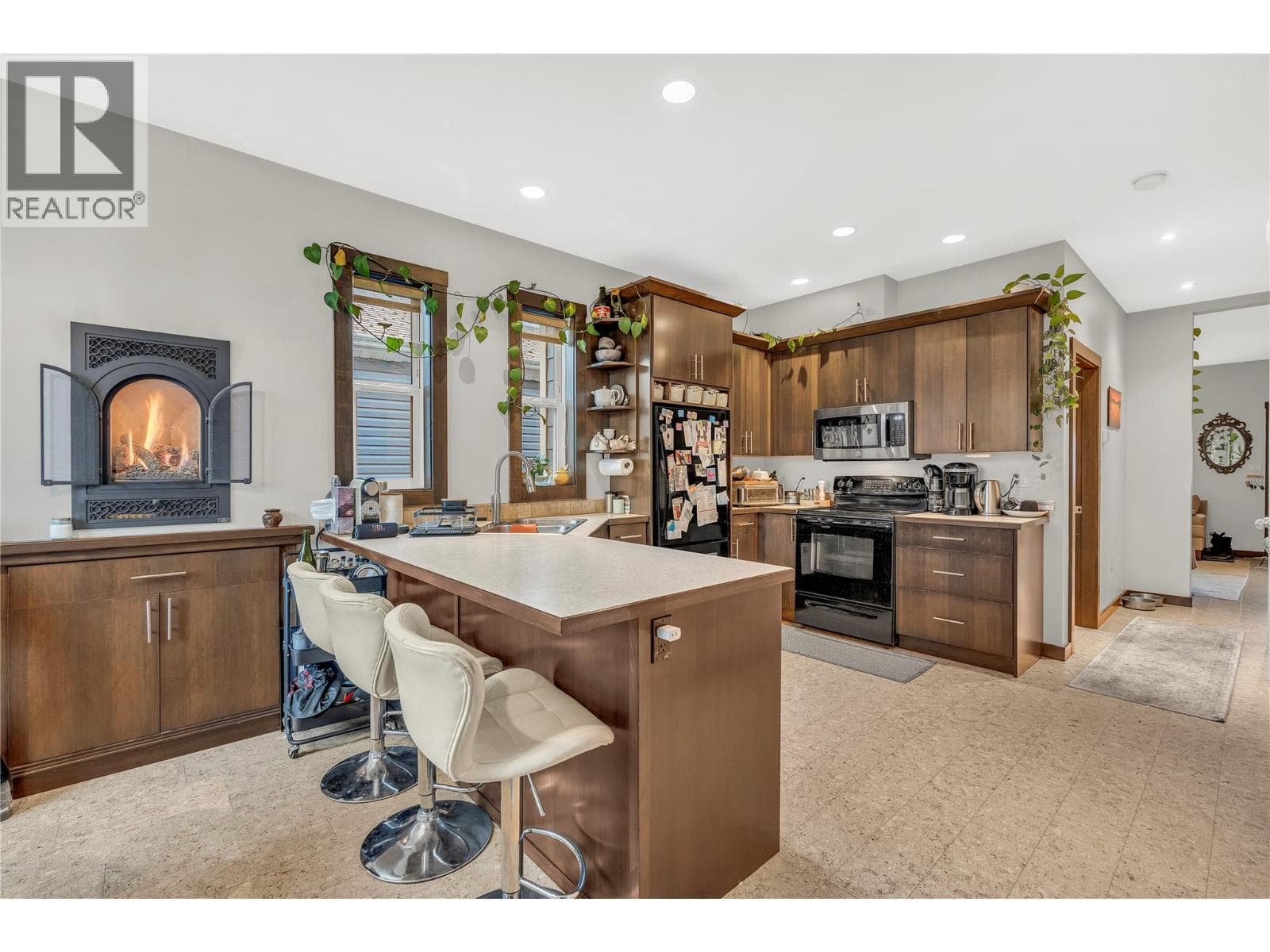 653 Papineau Street Unit# 102, Interior REALTORS® — photo 5