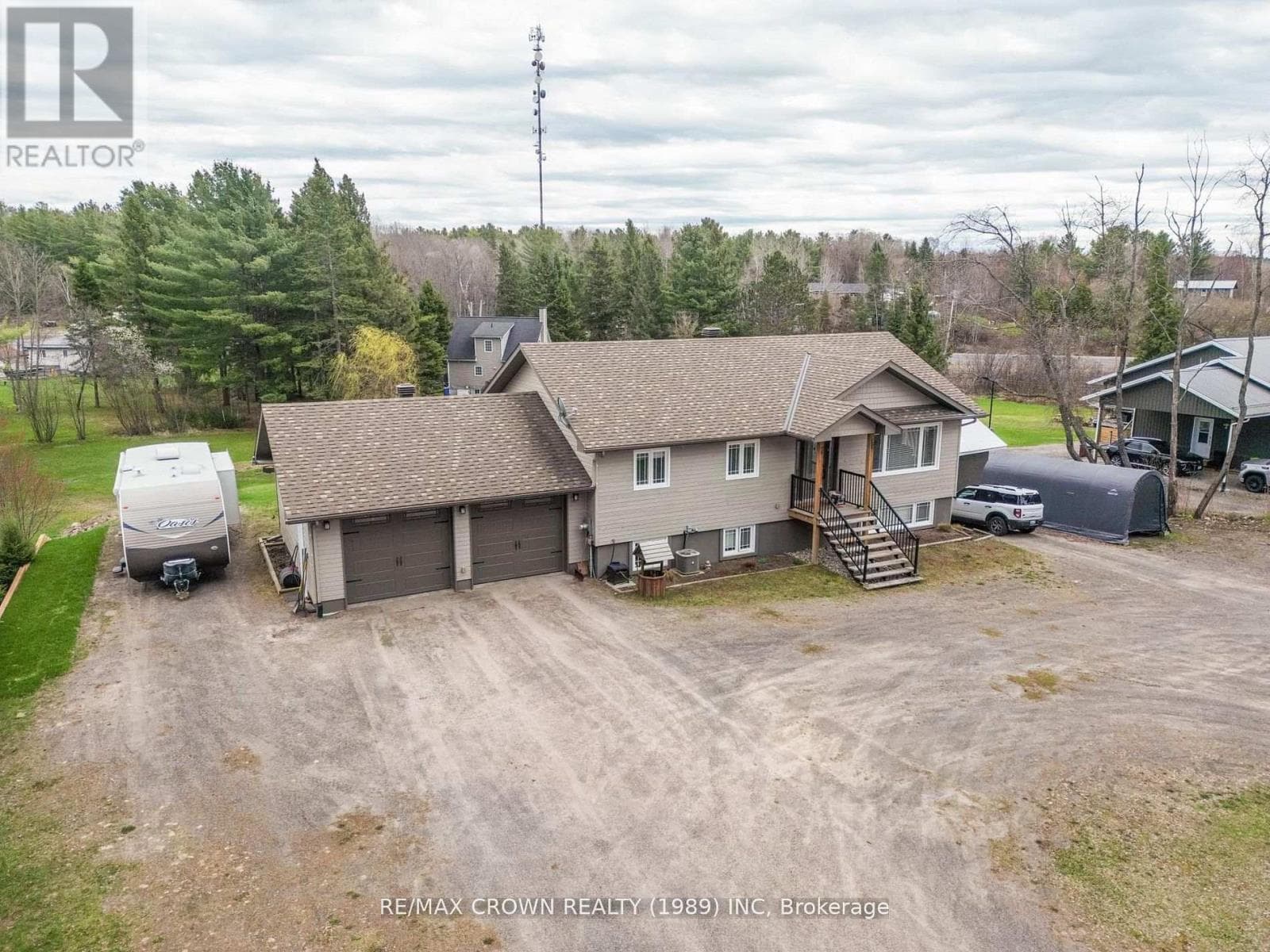211 EGLINGTON ROAD N, North Bay — photo 2