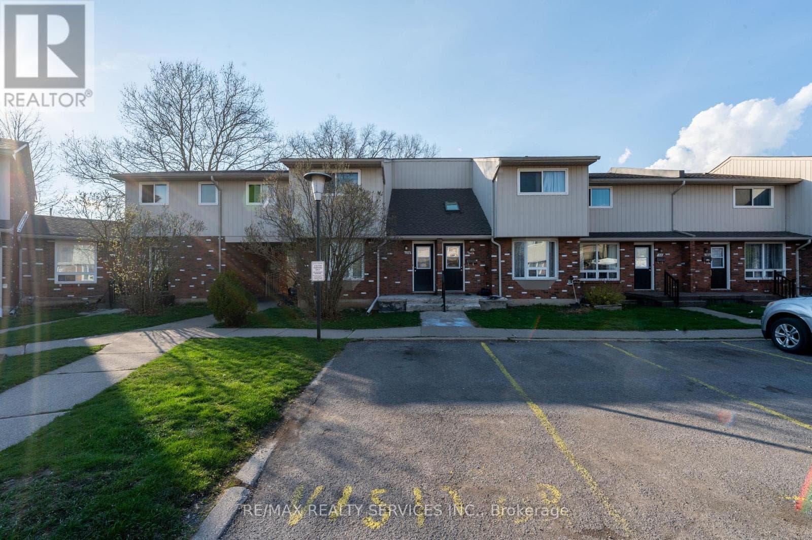 176 - 100 BROWNLEIGH AVENUE, Toronto — photo 2