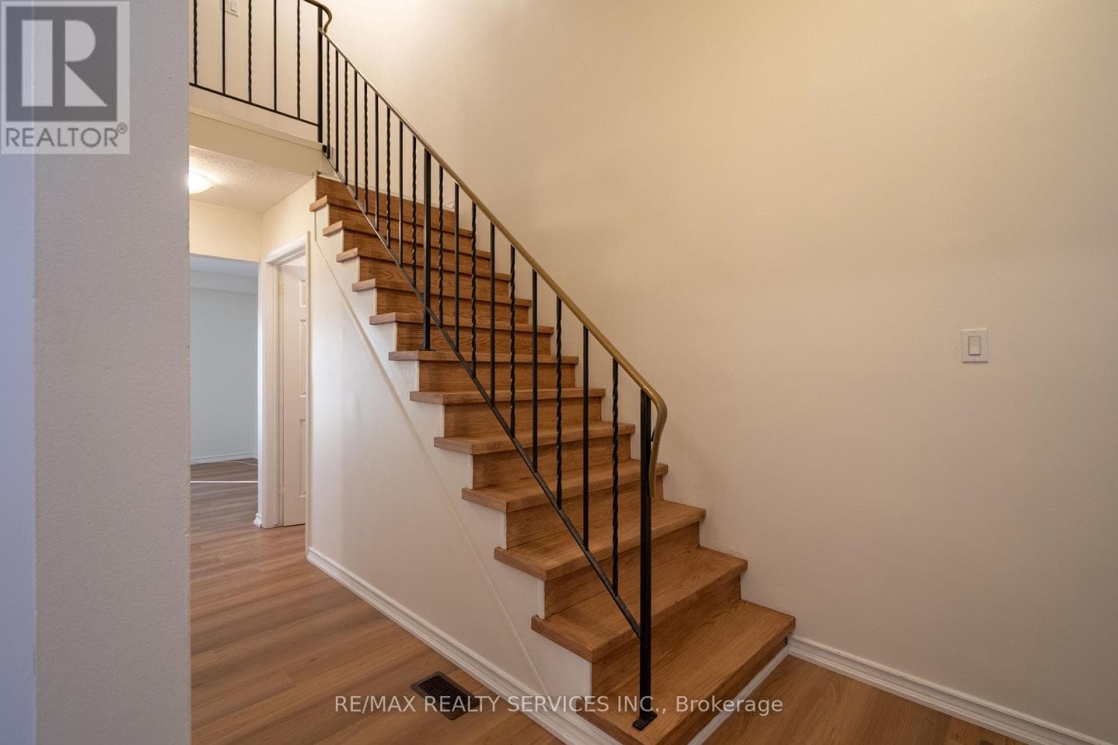 176 - 100 BROWNLEIGH AVENUE, Toronto — photo 5