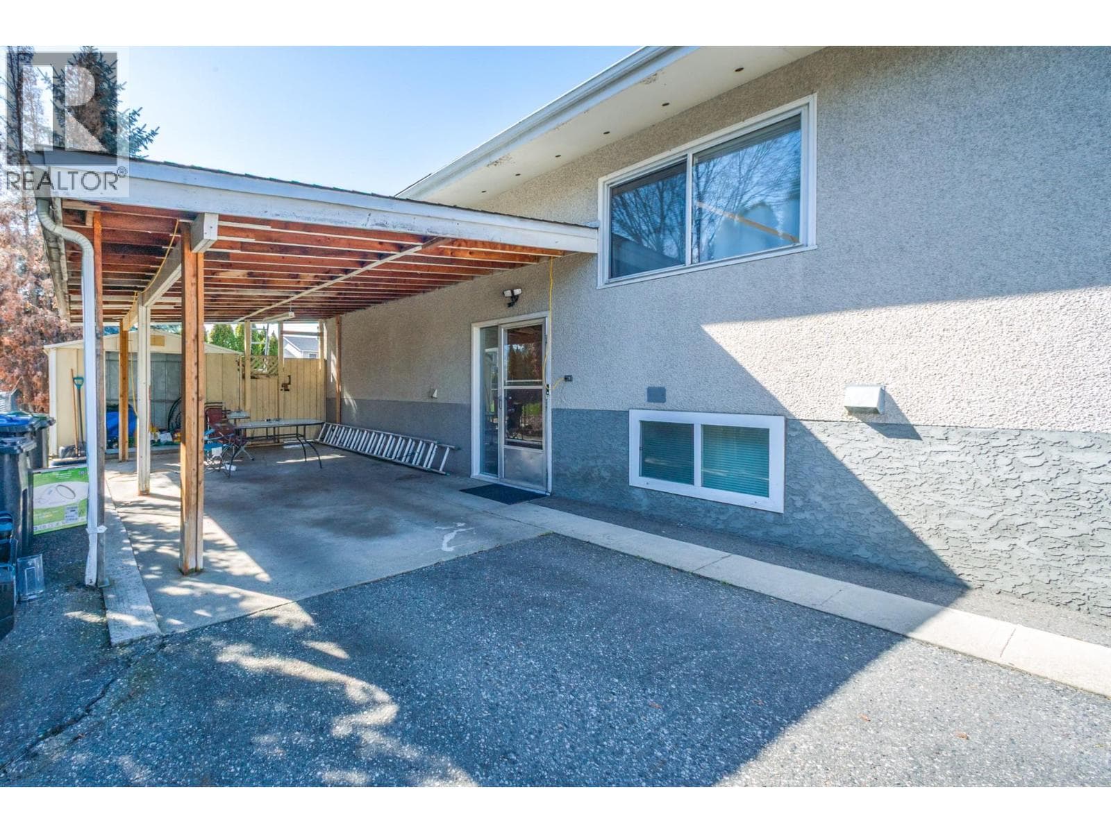 255 HOLBROOK ROAD WEST, Interior REALTORS® — photo 4