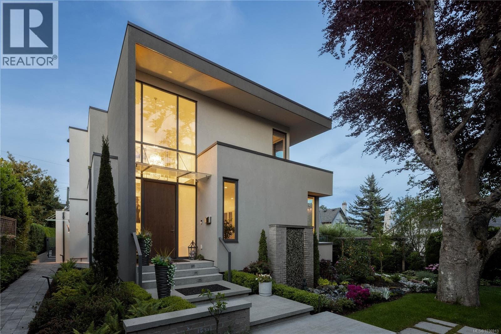 2816 Burdick Ave, Victoria — photo 4