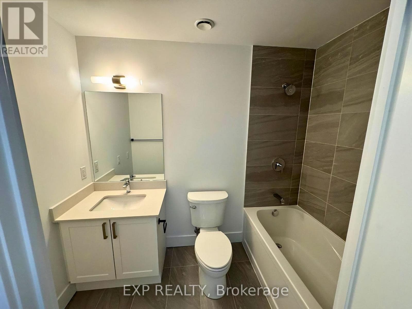 1019 - 2782 BARTON STREET E, Toronto — photo 4