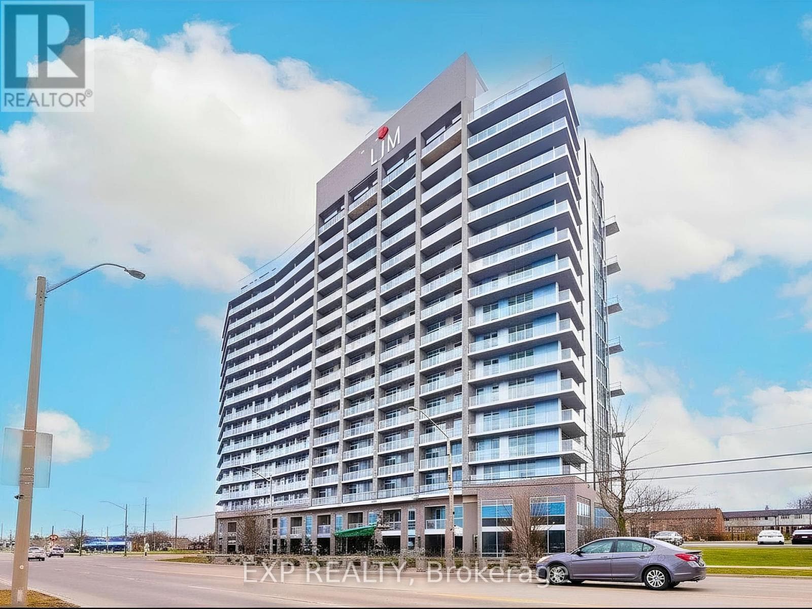 1019 - 2782 BARTON STREET E in Riverdale East