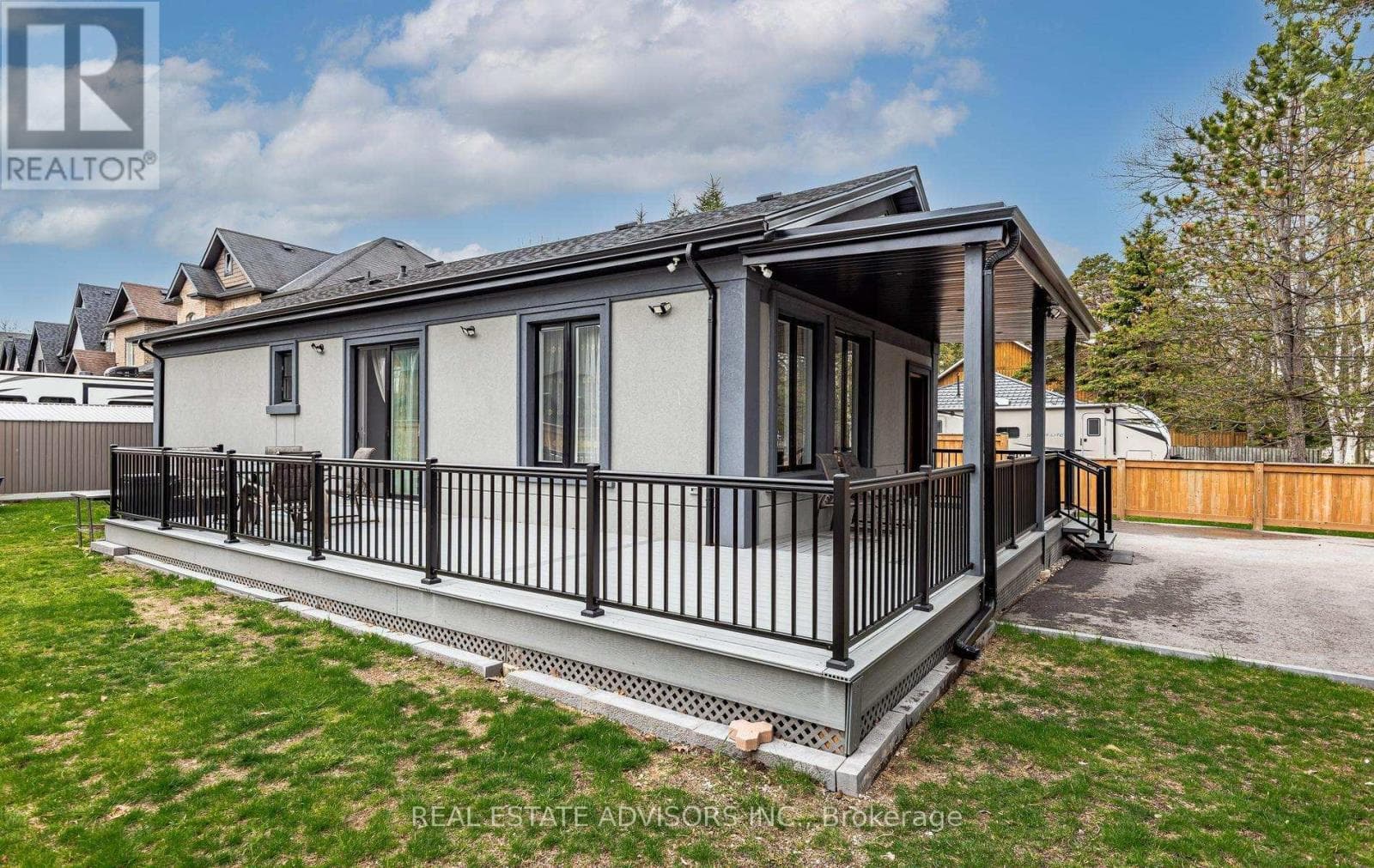 679 FLORENCE ROAD, Toronto — photo 3