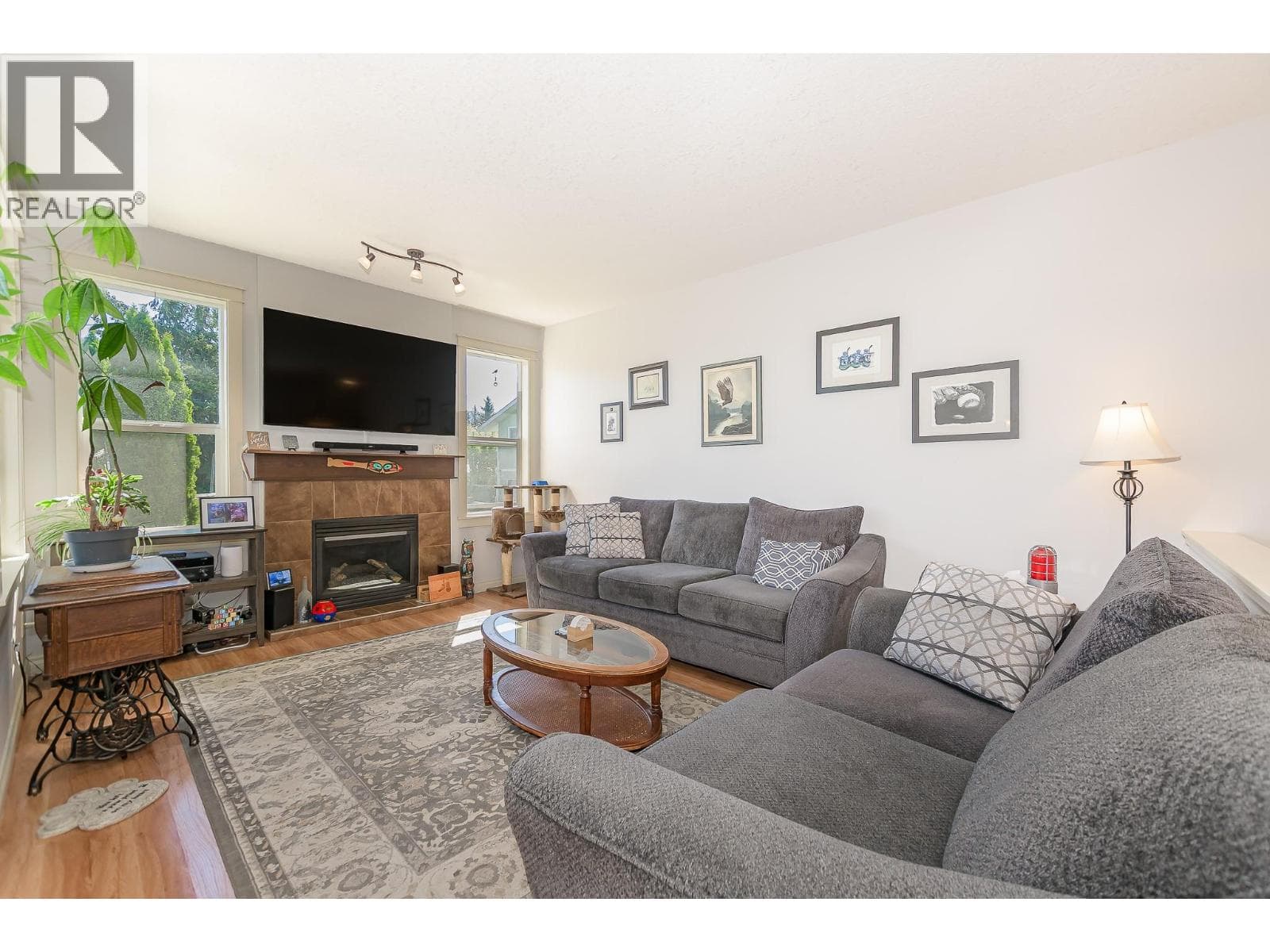 1903 Northern Street, Interior REALTORS® — photo 3