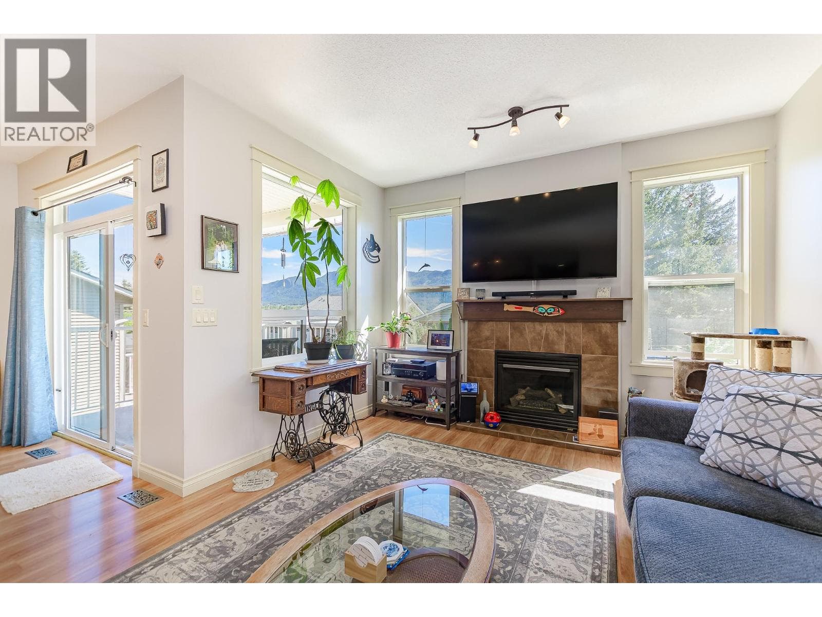 1903 Northern Street, Interior REALTORS® — photo 4