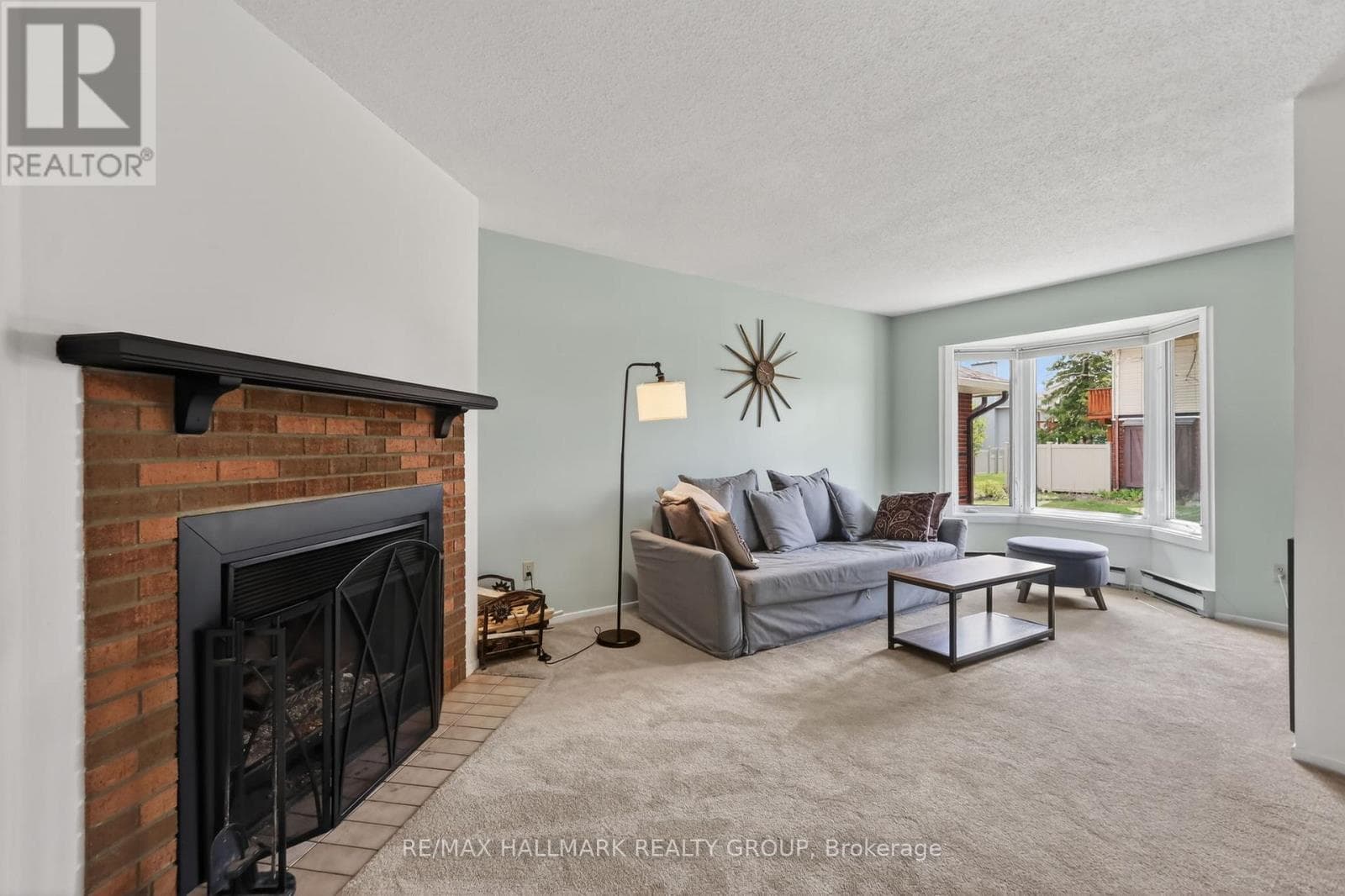 33 HAXBY PRIVATE, Ottawa — photo 4