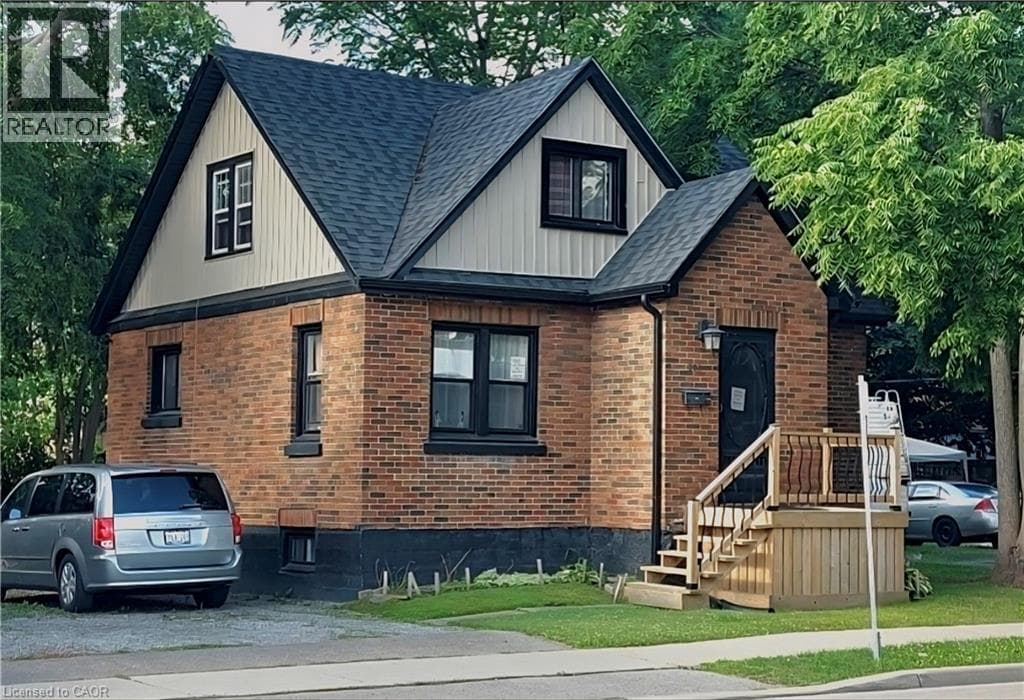 206 ROBINSON STREET in 