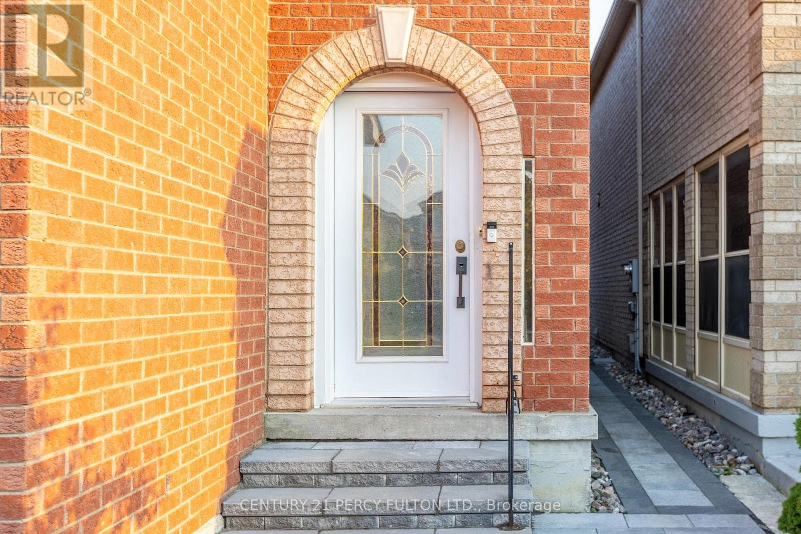 161 SOPHIA ROAD, Toronto — photo 2
