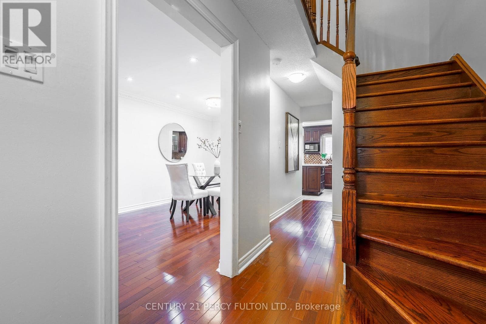 161 SOPHIA ROAD, Toronto — photo 4