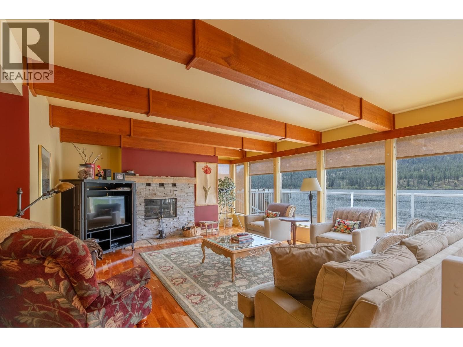 3120 VASEUX LAKE CRESCENT, Interior REALTORS® — photo 2