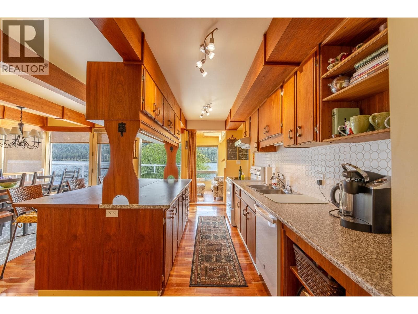 3120 VASEUX LAKE CRESCENT, Interior REALTORS® — photo 3