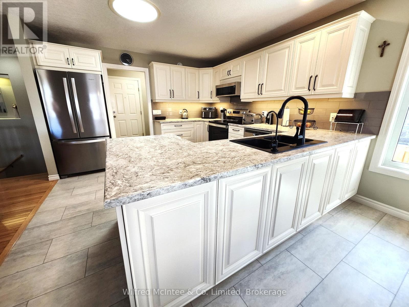 230 4TH STREET CRESCENT, OnePoint — photo 2