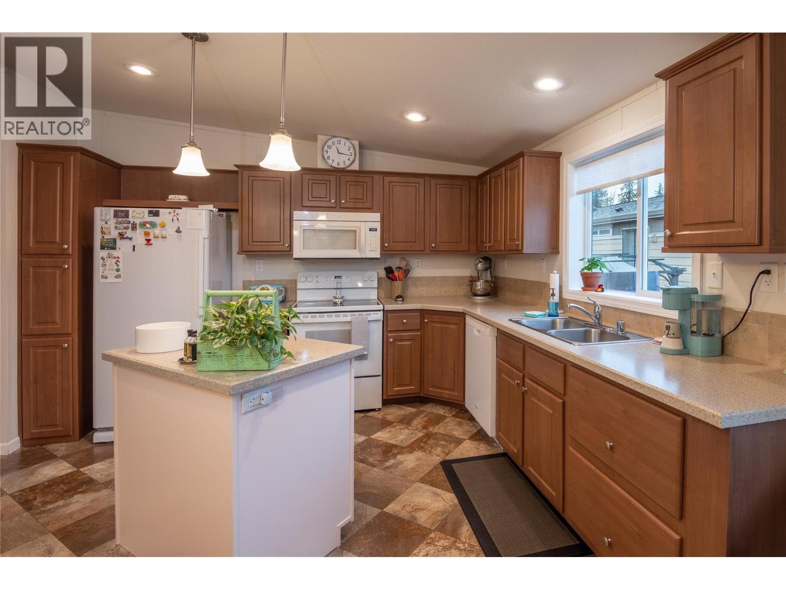 4811 10A Avenue NE Unit# 24, Interior REALTORS® — photo 4