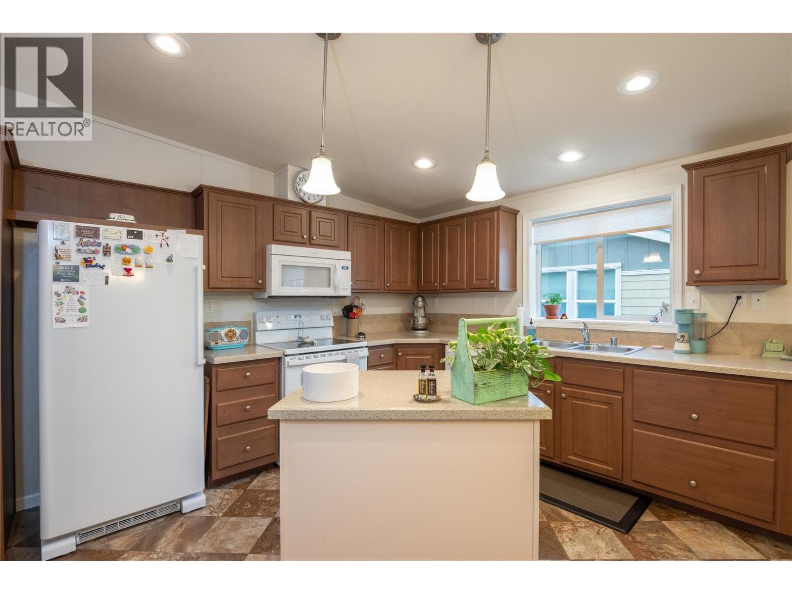 4811 10A Avenue NE Unit# 24, Interior REALTORS® — photo 5