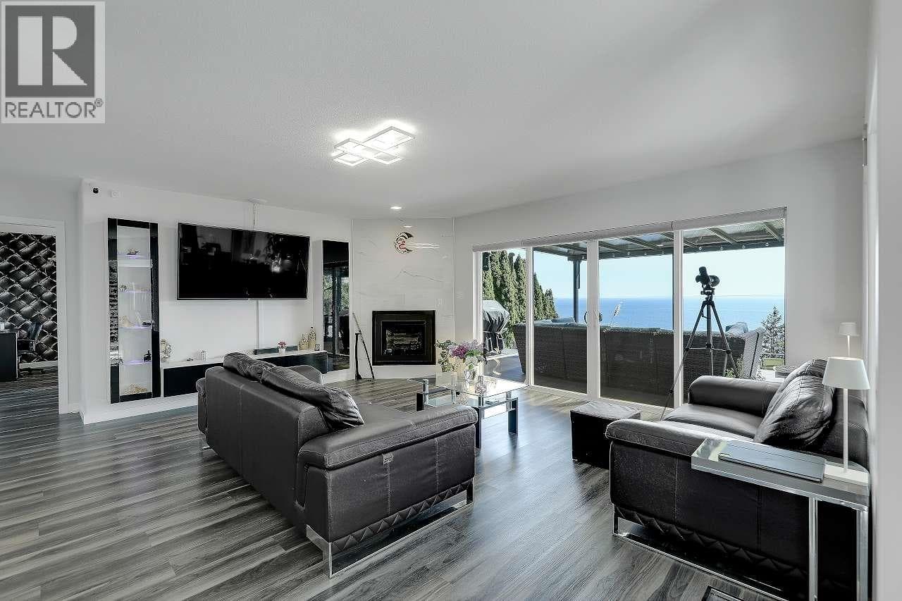 7811 REDROOFFS ROAD, Greater Vancouver — photo 2