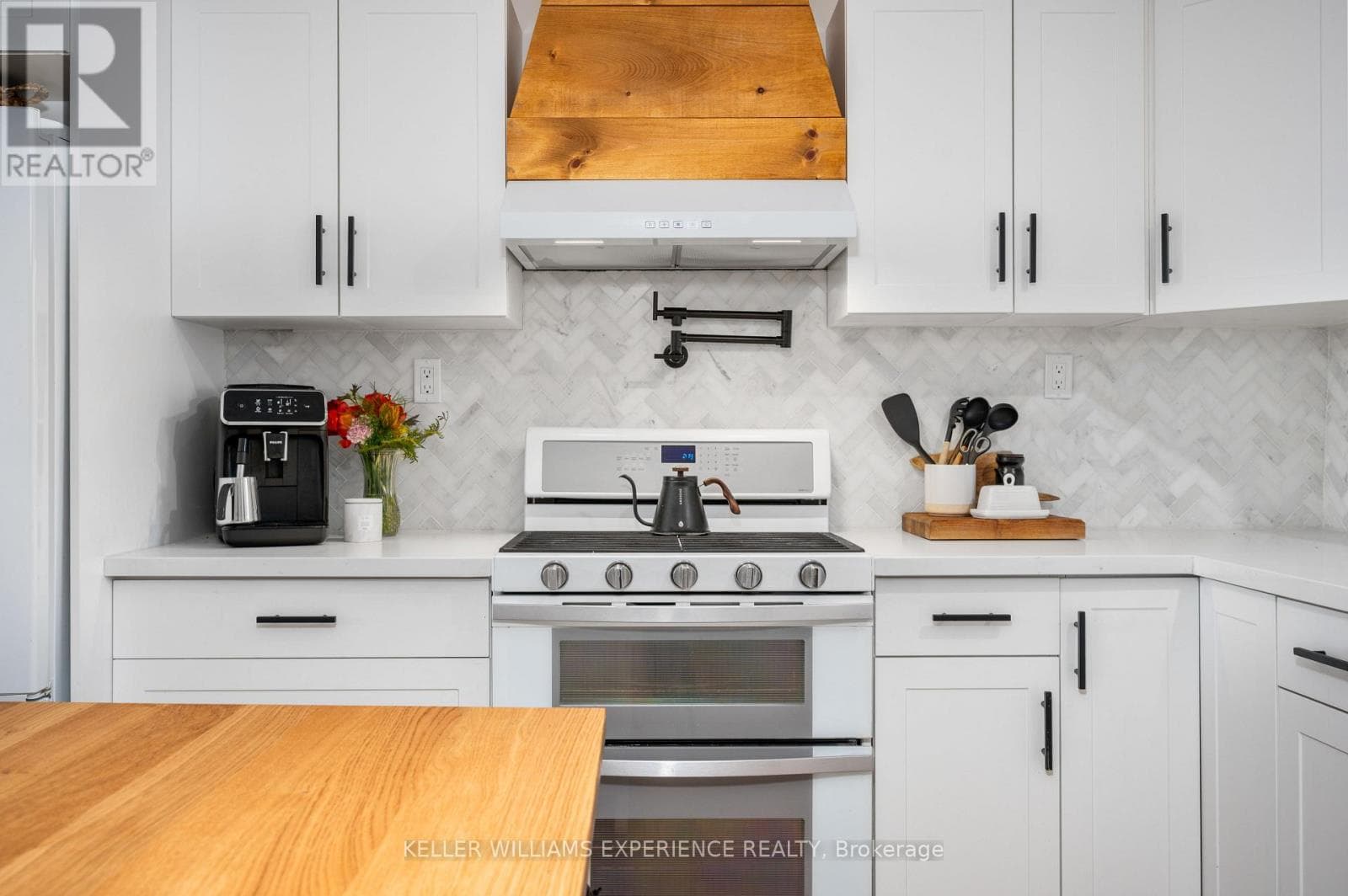 2668 WESTSHORE CRESCENT, Toronto — photo 3