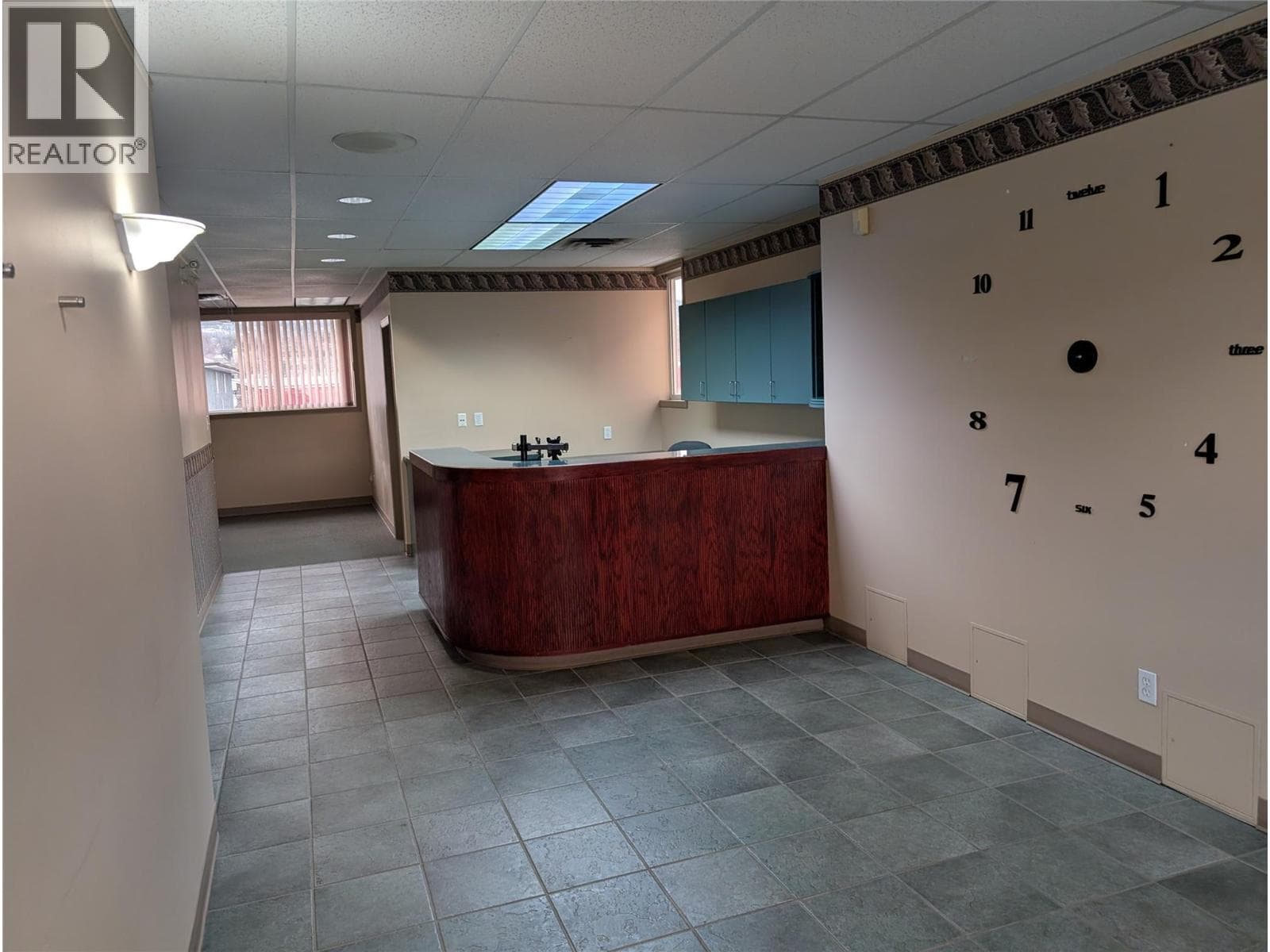 3605 31 STREET, Interior REALTORS® — photo 2