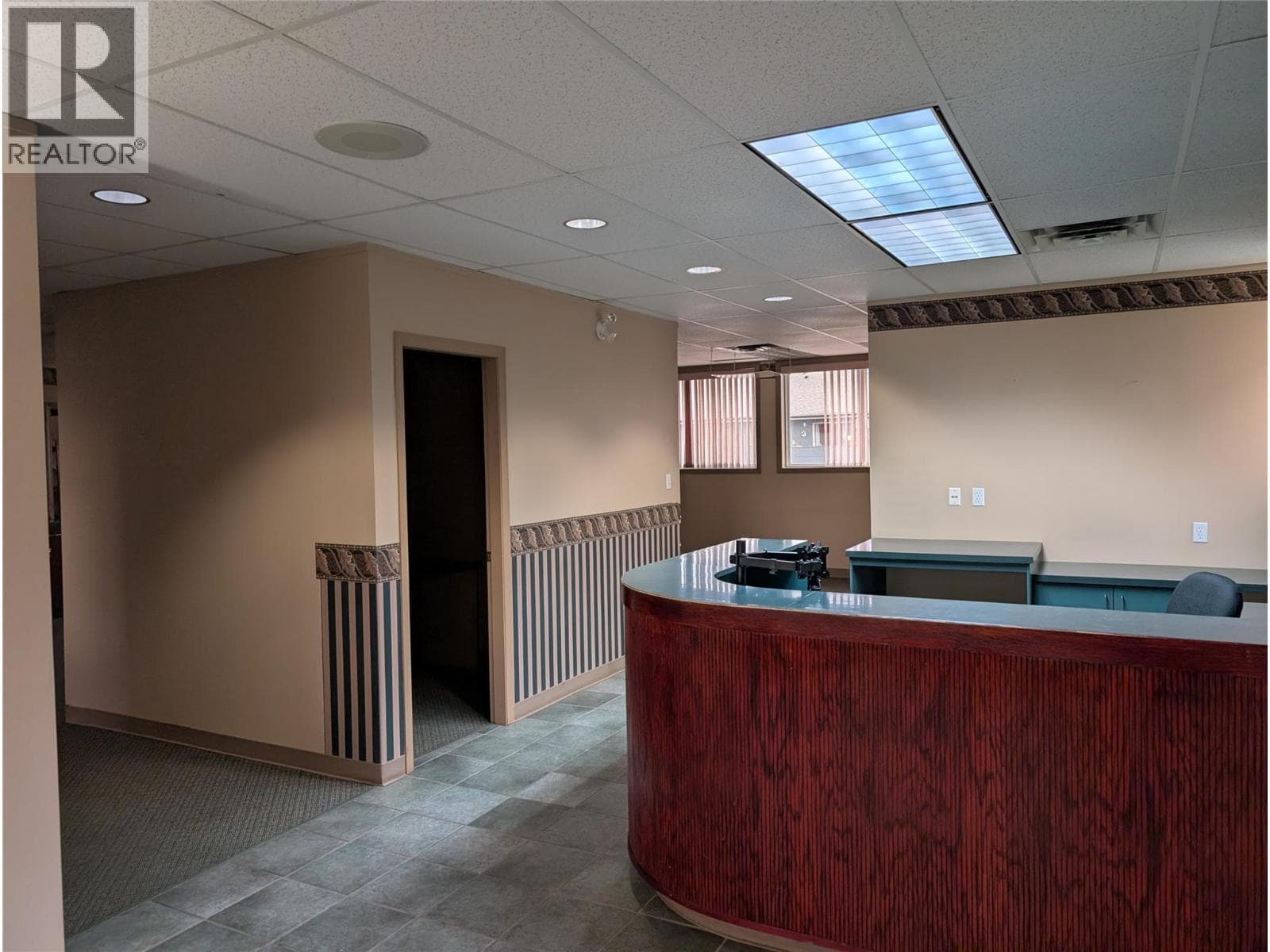 3605 31 STREET, Interior REALTORS® — photo 3