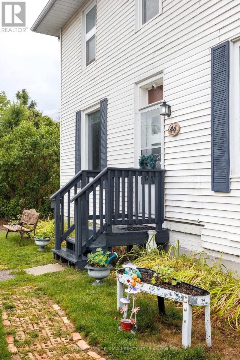 44 ST PATRICK STREET, Central Lakes — photo 3