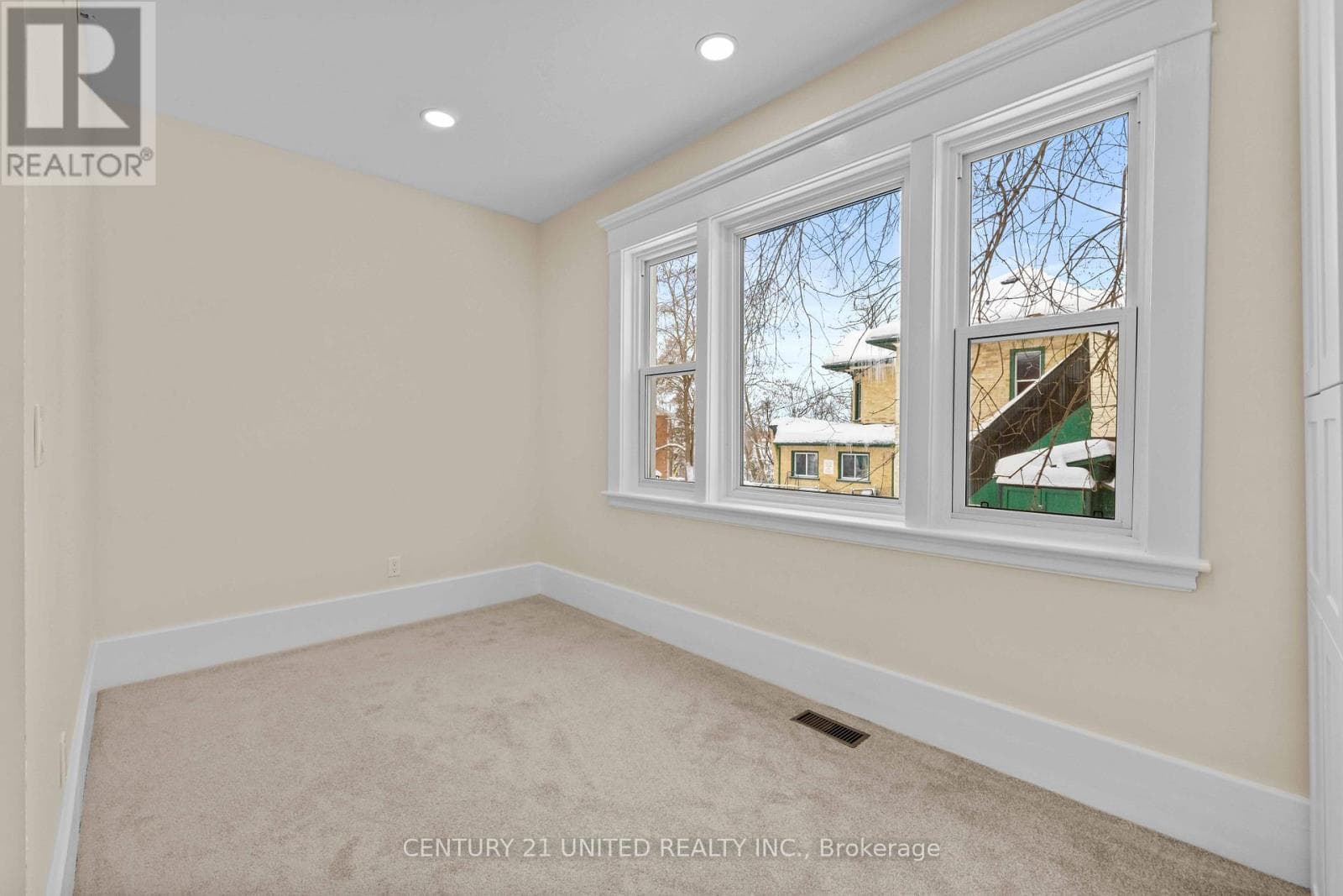 375 DOWNIE STREET, Central Lakes — photo 3