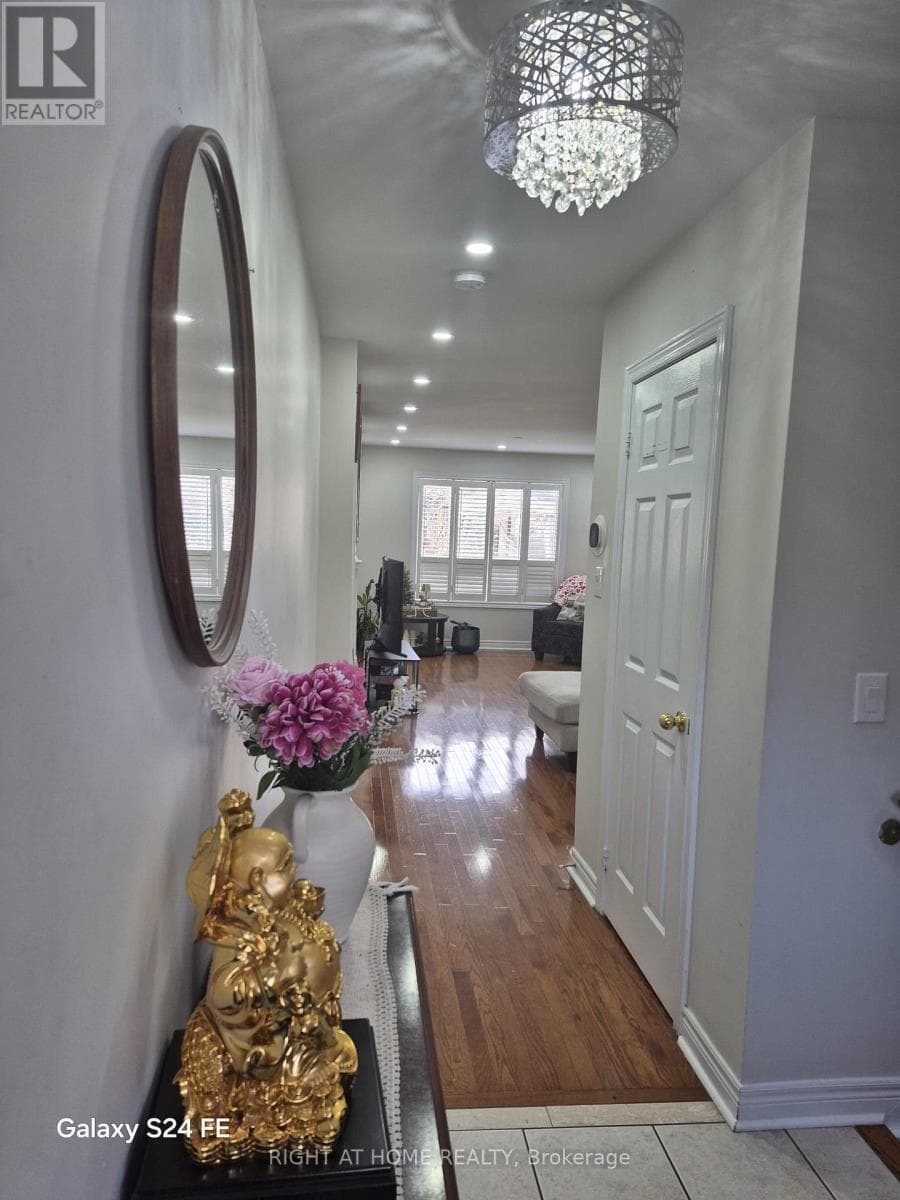 30 TREVINO CRESCENT, Toronto — photo 2
