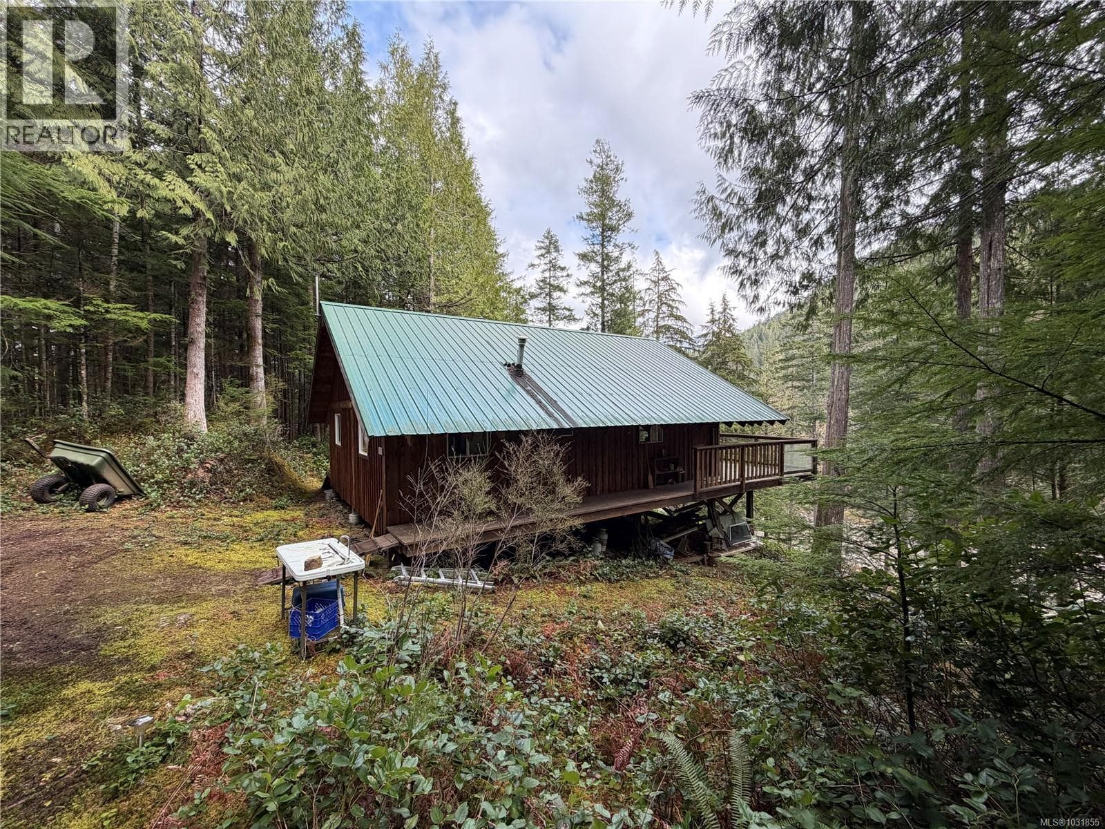 58 BUSBY ISLAND, Vancouver Island — photo 2